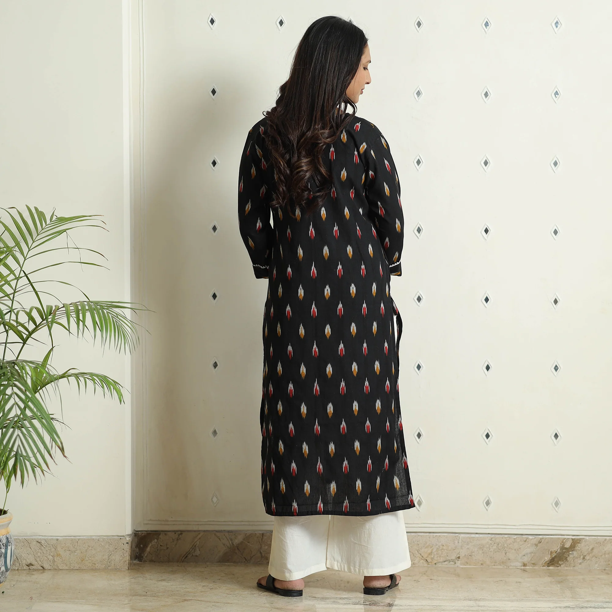 Black - Ikat Weave Cotton Long Kurta - Image 4