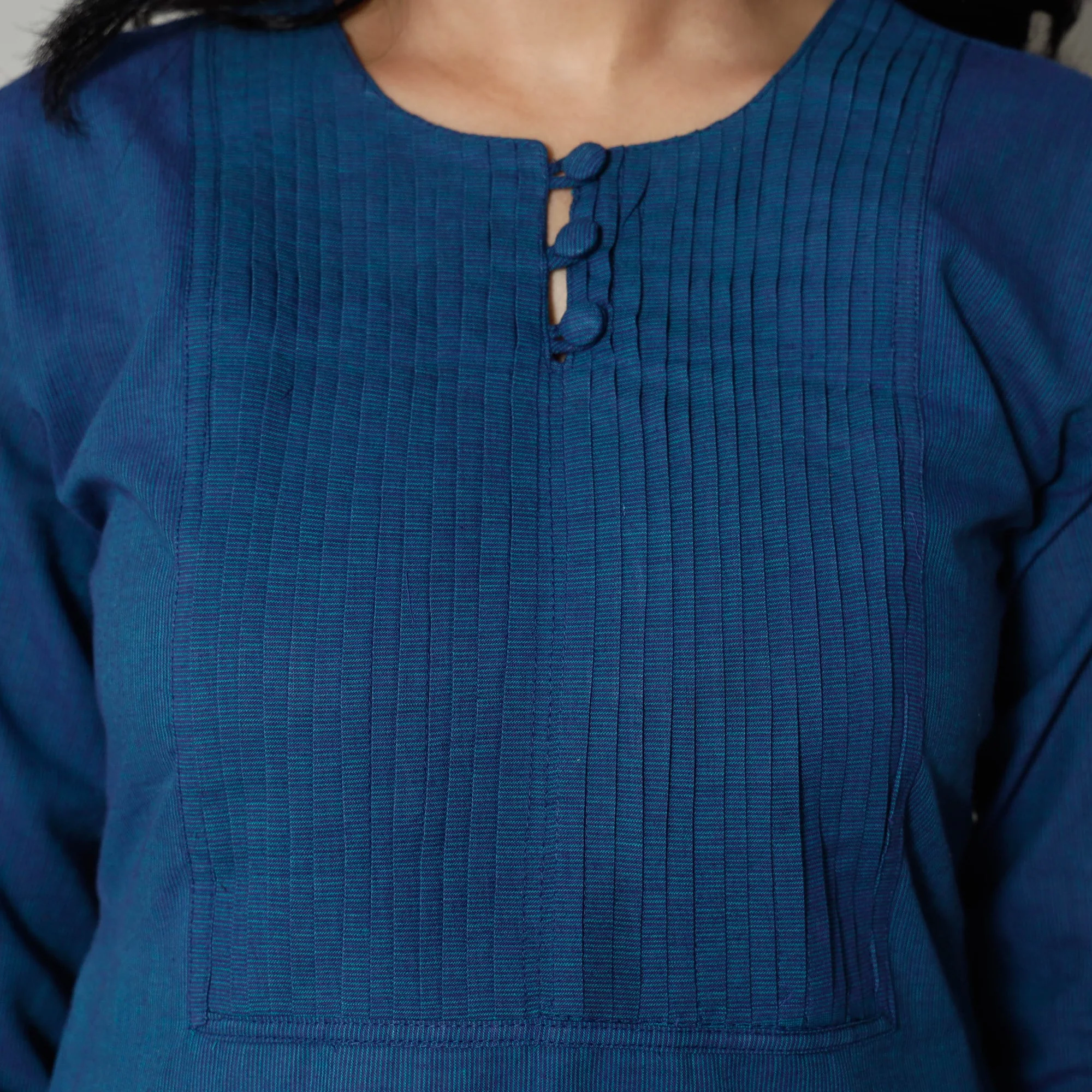 Blue Plain Cotton Pintuck Long Kurta - Image 4