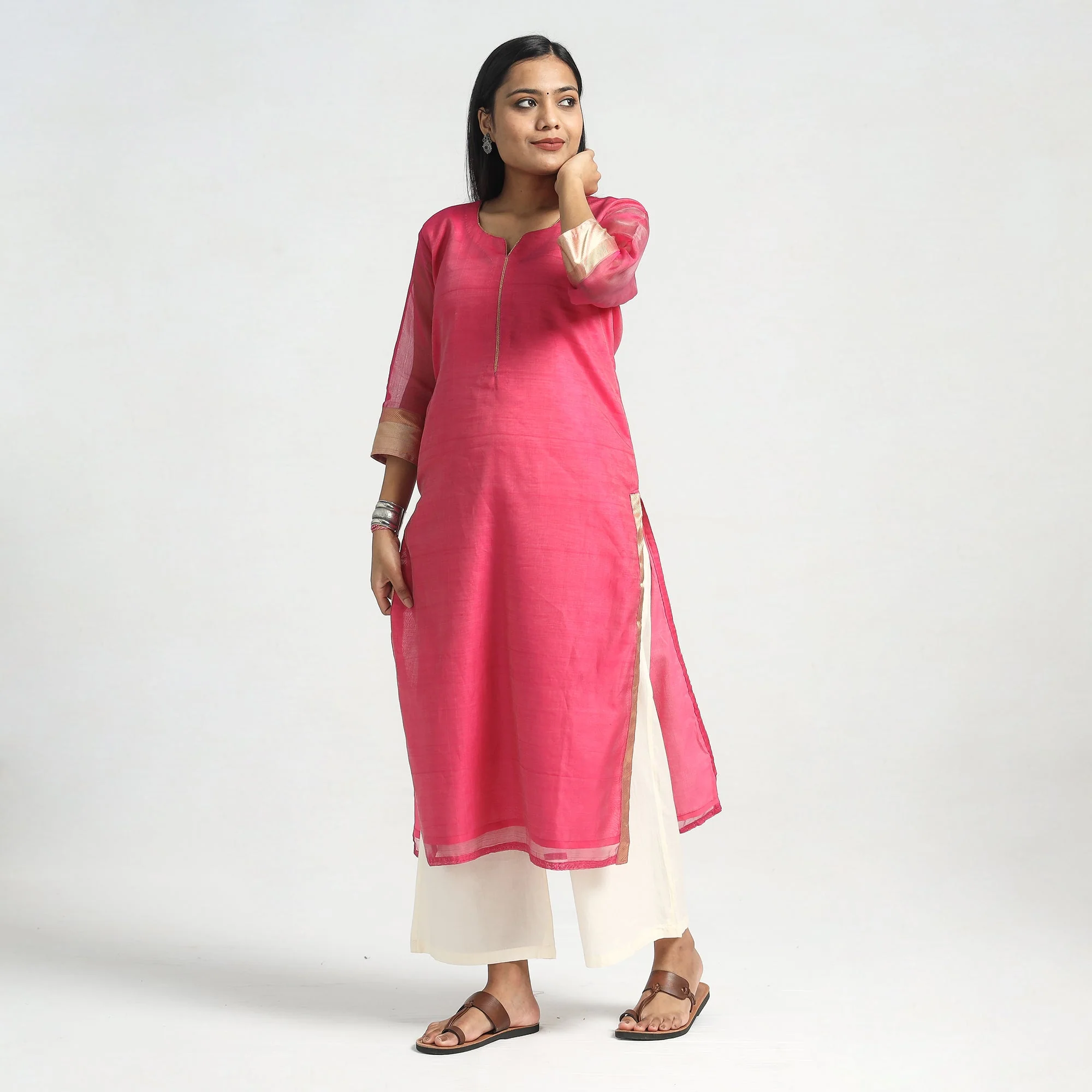 Pink - Traditional Maheshwari Handloom Silk Cotton Kurta with Dupatta Set - Image 4
