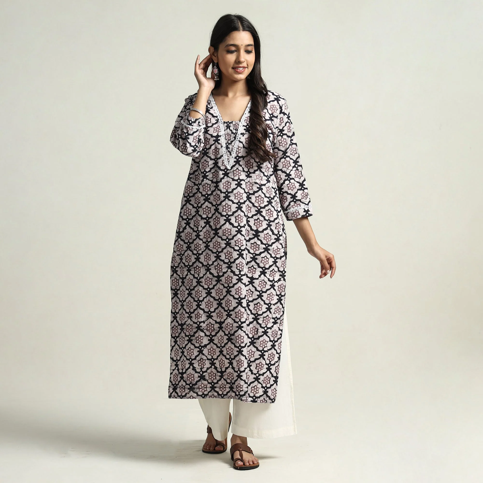 White - Hand Batik Printed Cotton Straight Kurta with Lace Work - Image 3