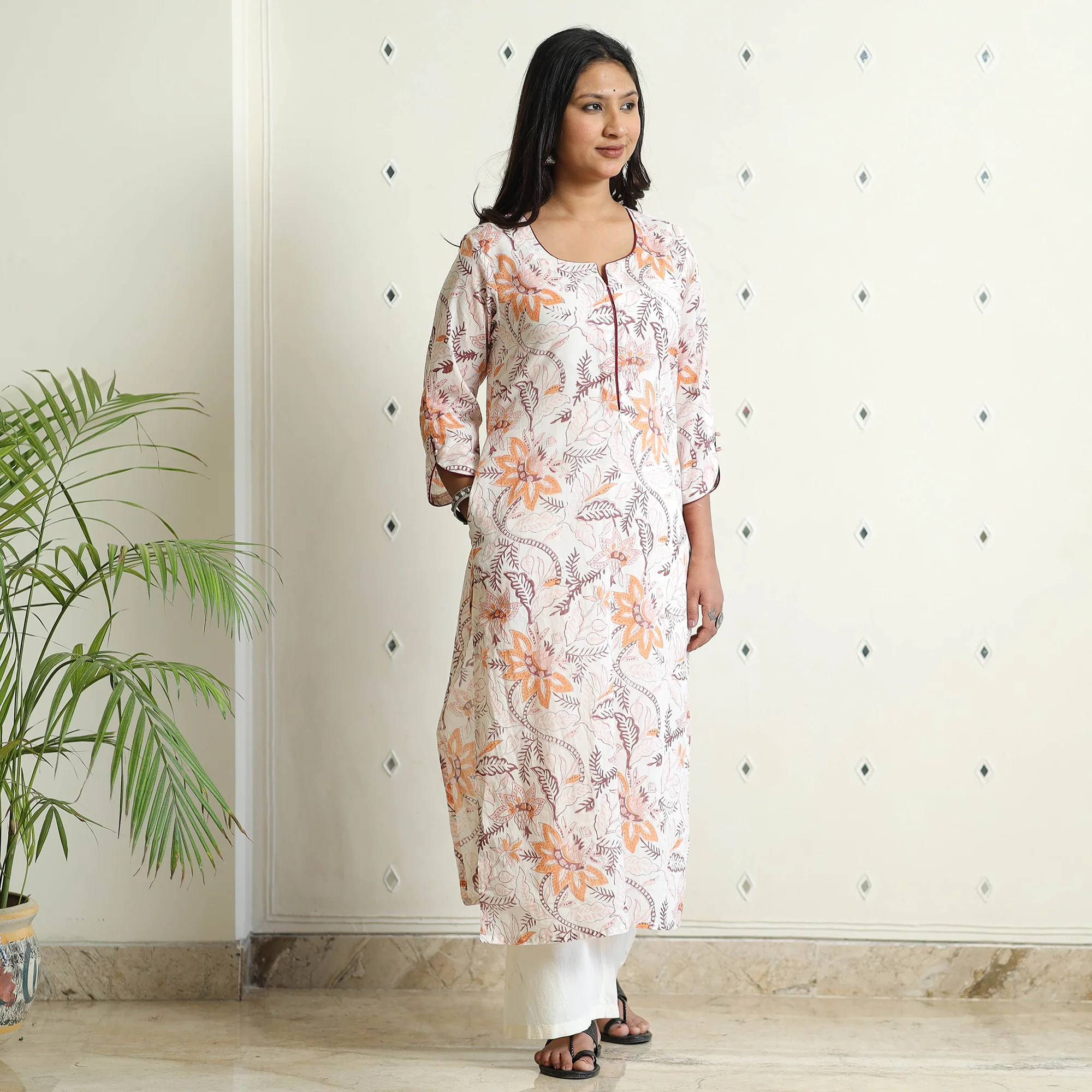 White - Sanganeri Block Printed Mul Cotton Straight Kurta - Image 2