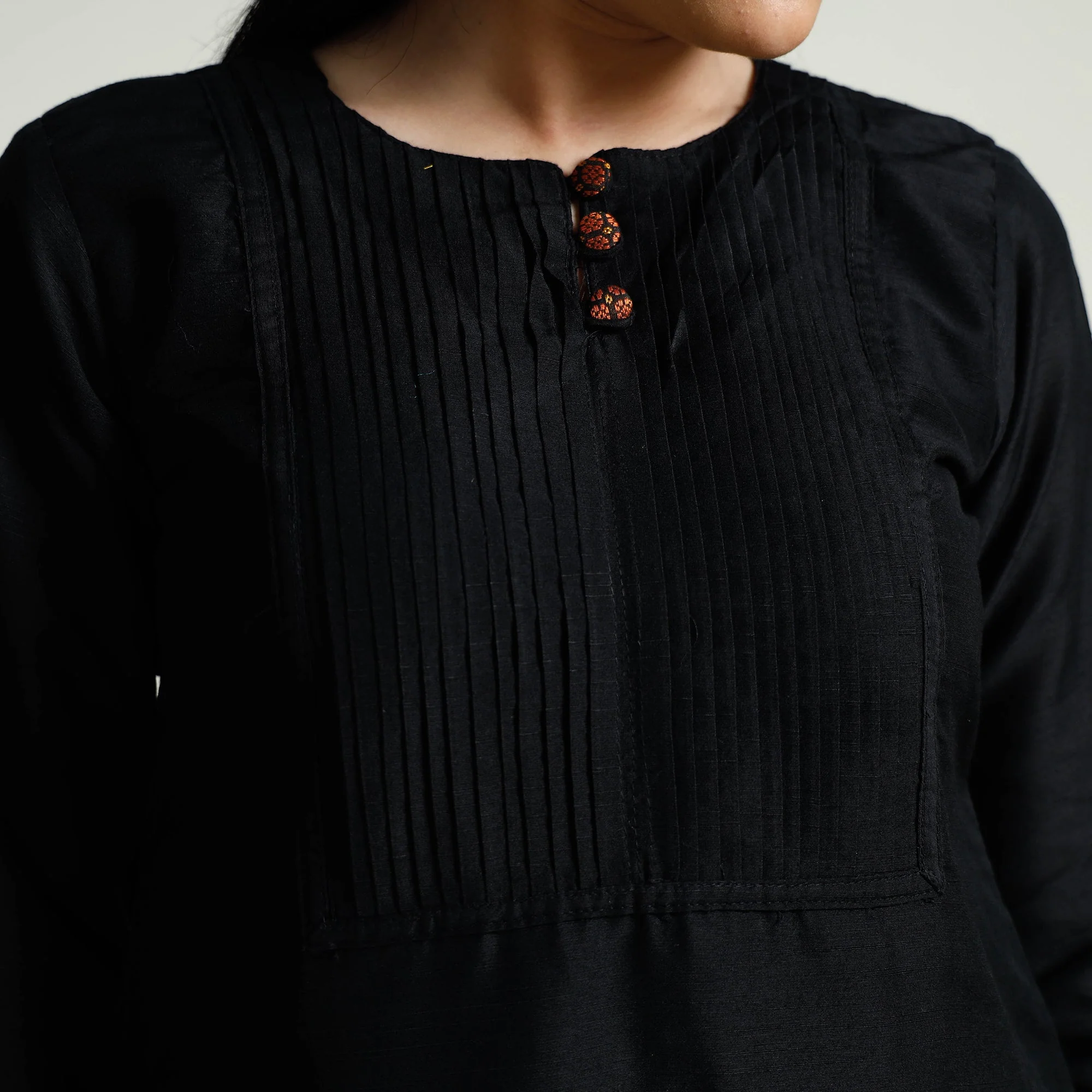 Black - Plain Slub Silk Pintuck Long Straight Kurta - Image 5