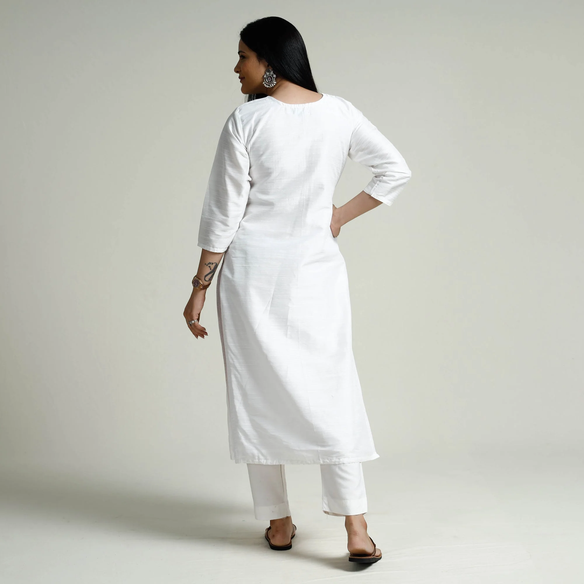 White - Plain Silk Pintuck Long Straight Kurta - Image 6
