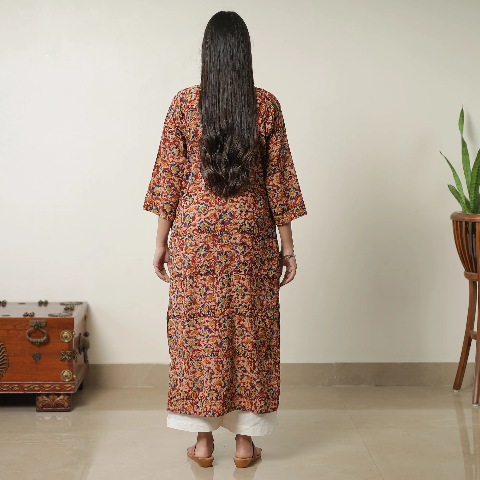 Red - Pedana Kalamkari Block Printed Cotton Pintuck Straight Kurta 19 - Image 4