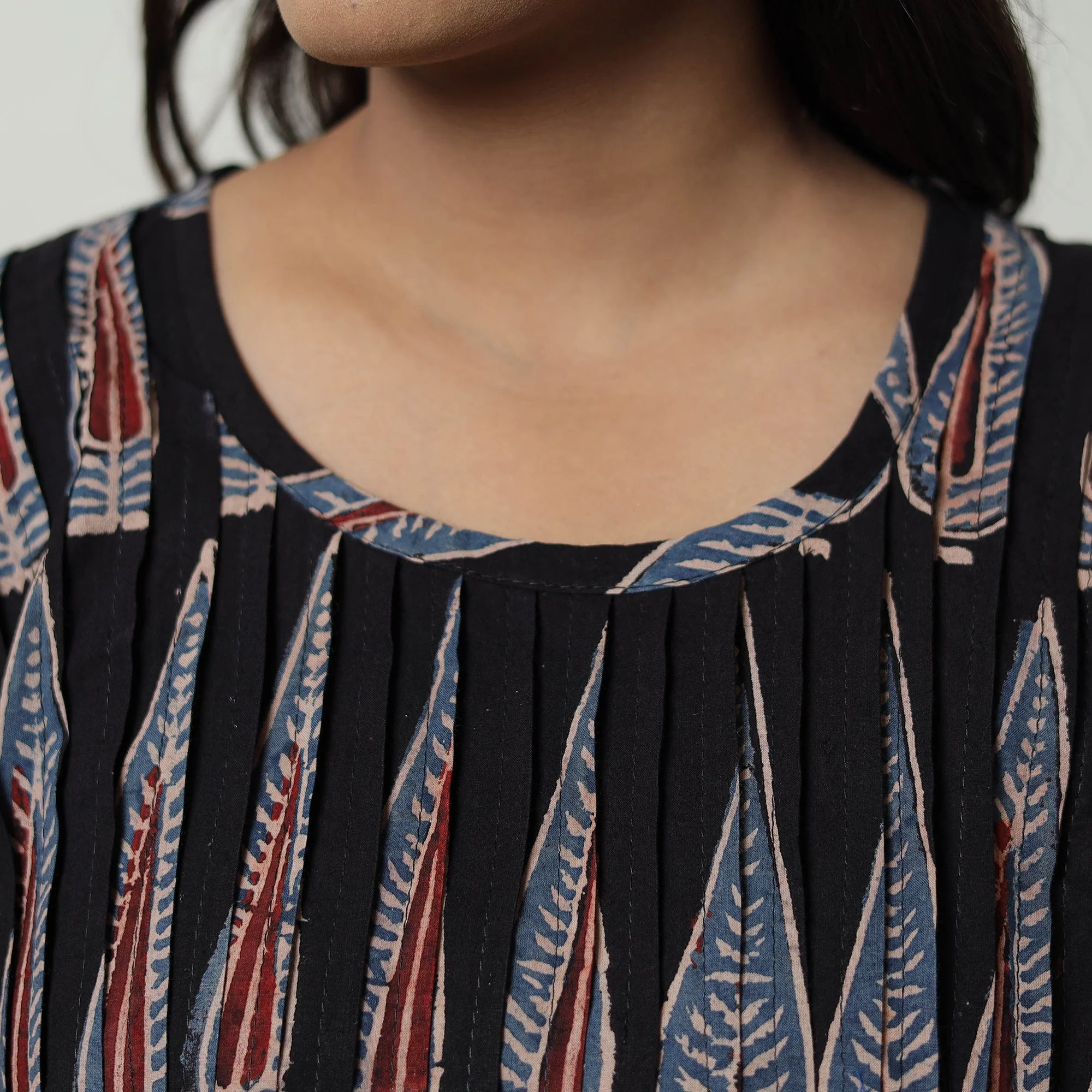 Black - Ajrakh Block Printed Cotton Crop Top 06 - Image 4