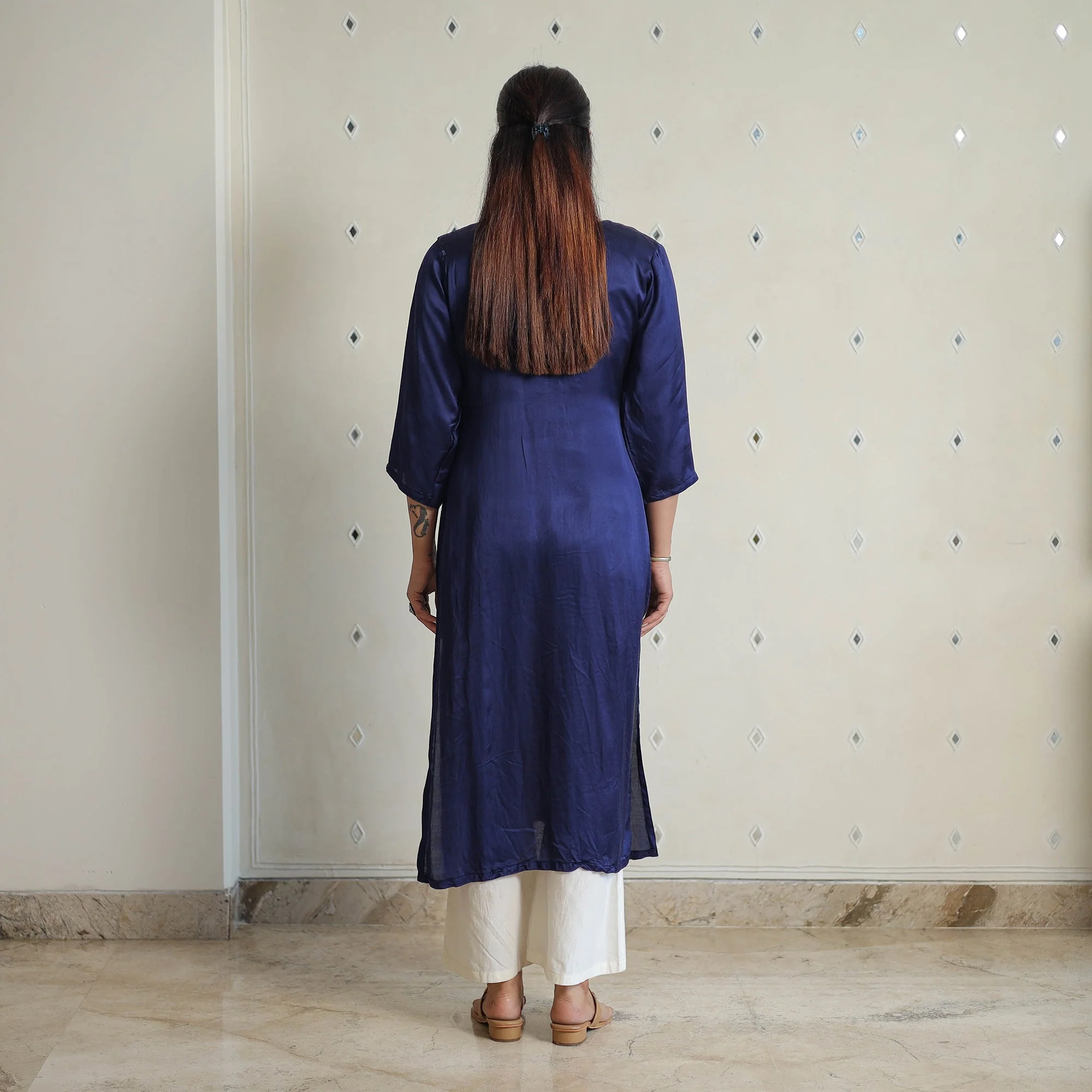 Jasleen Navy Blue Modal Silk Plain Straight Kurta - Image 4