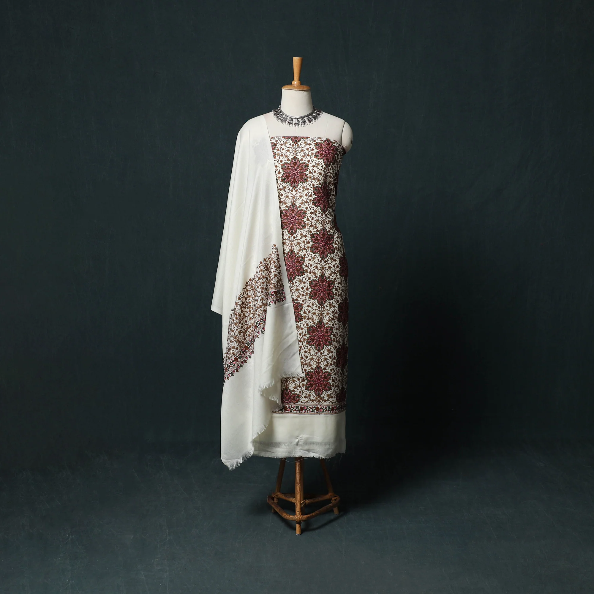 White - 3pc Heavy Chain Stitch Embroidered Wool Unstitched Dress Material Suit Set 17