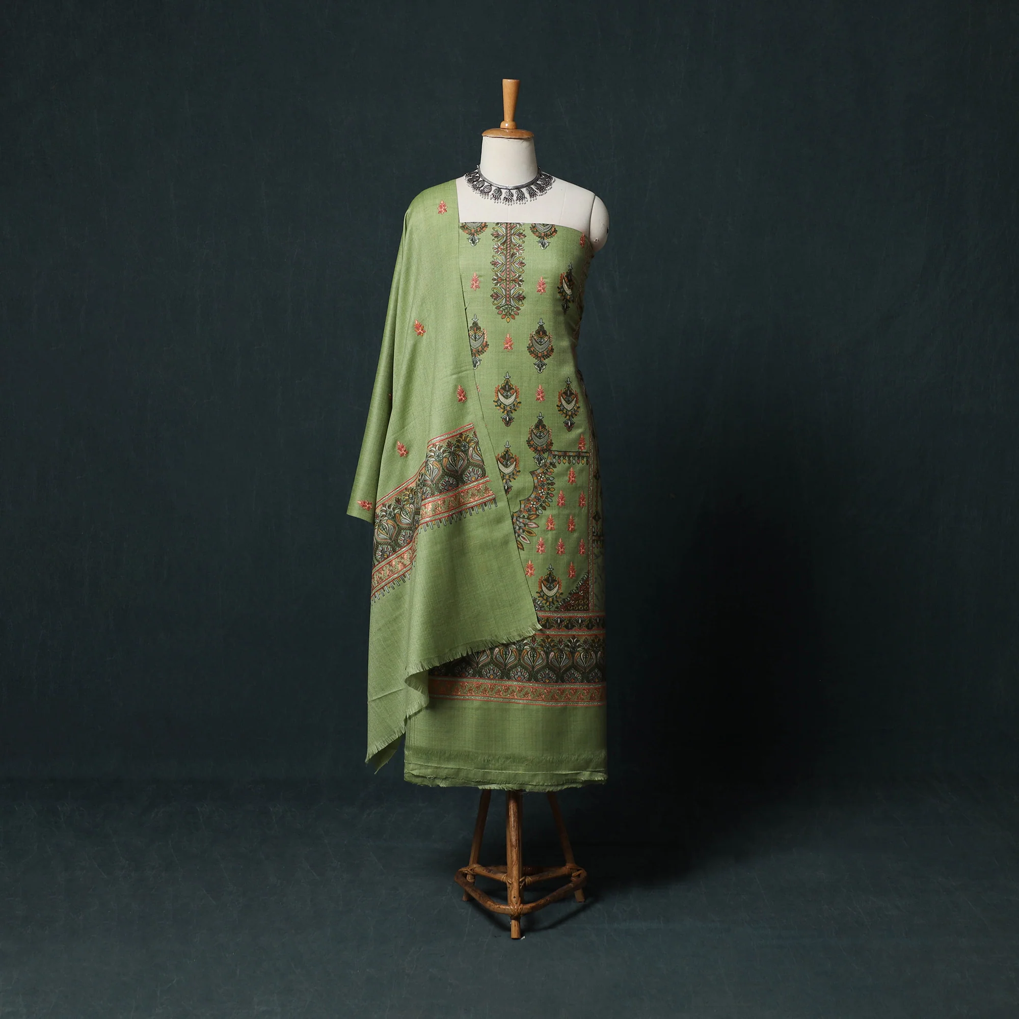 Green - 3pc Heavy Chain Stitch Embroidered Wool Unstitched Dress Material Suit Set 38