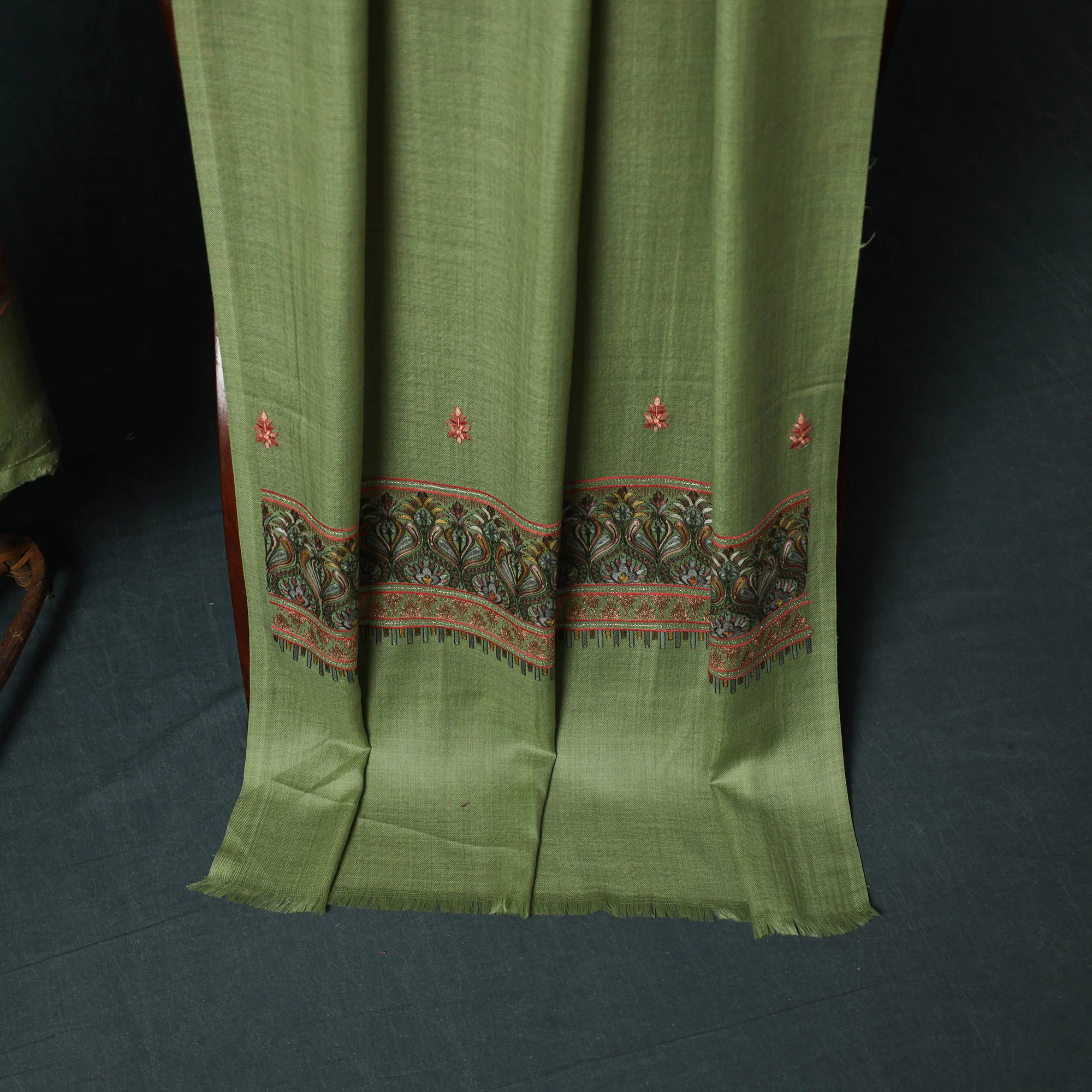 Green - 3pc Heavy Chain Stitch Embroidered Wool Unstitched Dress Material Suit Set 38 - Image 4