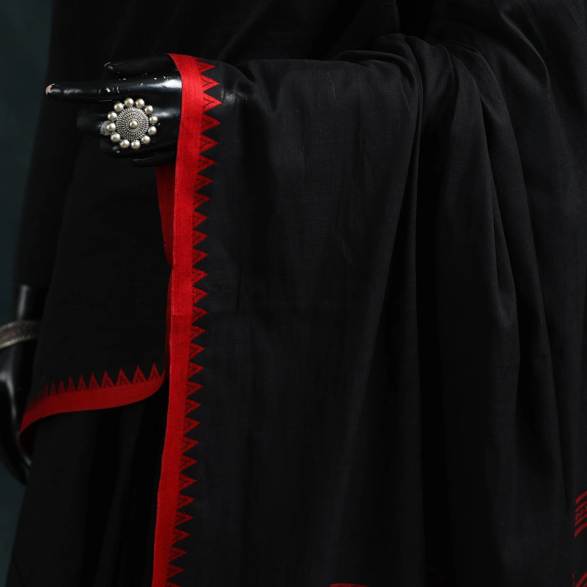 Black - Bengal Handwoven Cotton Begumpuri Saree 20 - Image 3