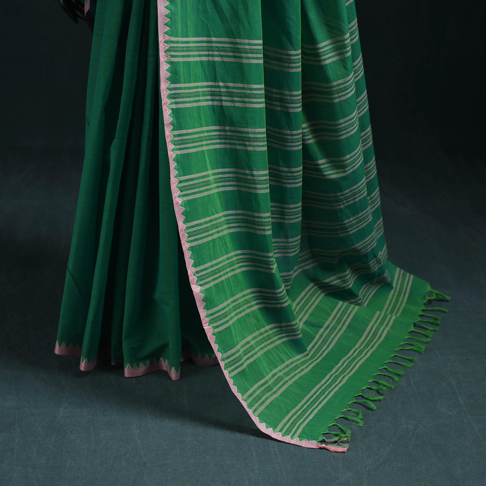 Green - Bengal Handwoven Cotton Begumpuri Saree 21 - Image 4