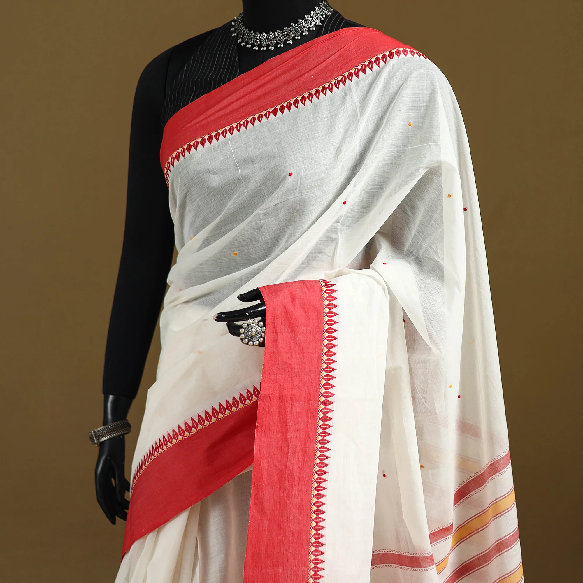 White - Bengal Handwoven Cotton Begumpuri Saree 28 - Image 2