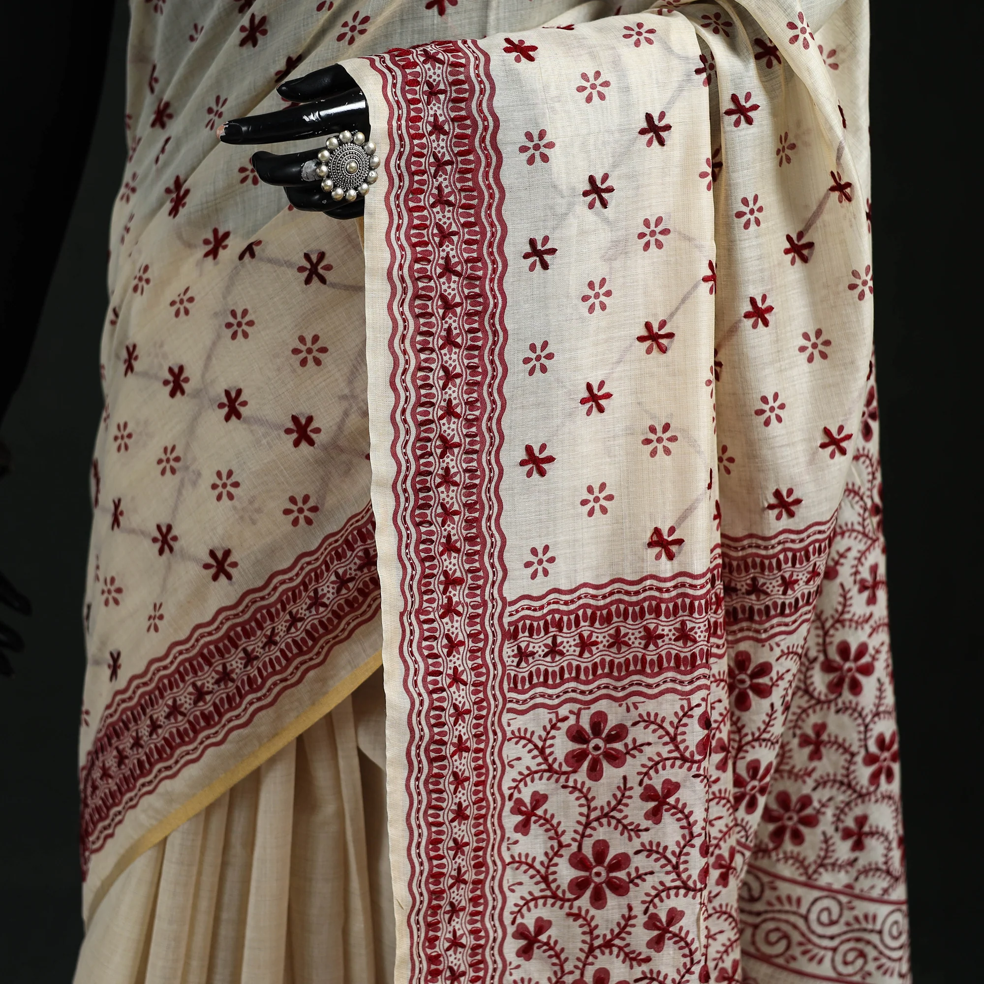 White - Bengal Kantha Hand Embroidery Silk Cotton Chapa Work Saree 01 - Image 3