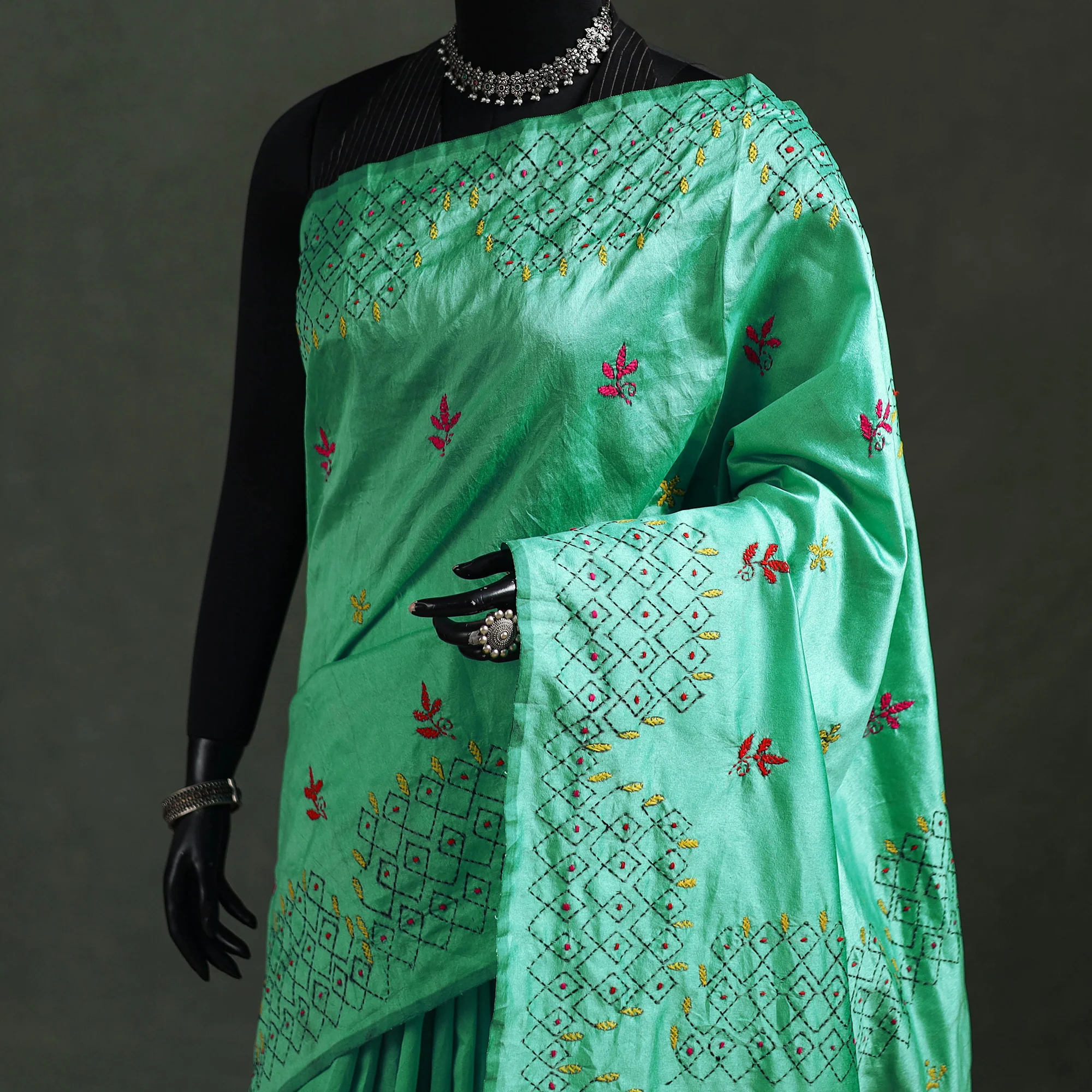 Green - Bengal Nakshi Kantha Hand Embroidered Silk Saree 29 - Image 2