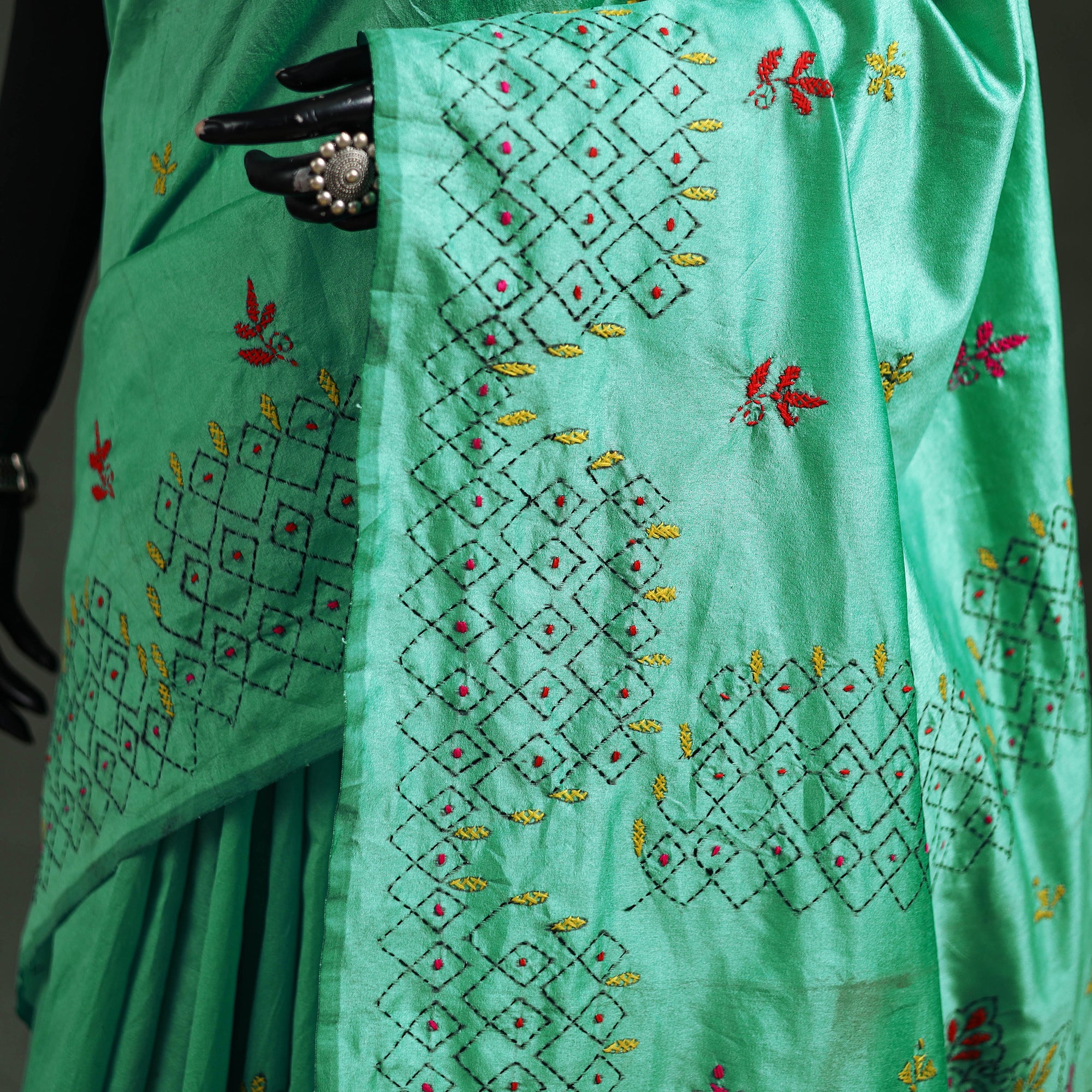 Green - Bengal Nakshi Kantha Hand Embroidered Silk Saree 29 - Image 3