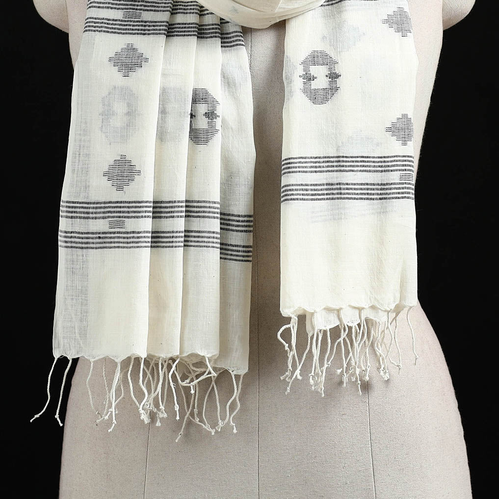 White - Burdwan Jamdani Handloom Cotton Stole with Tassels 02 - Image 2