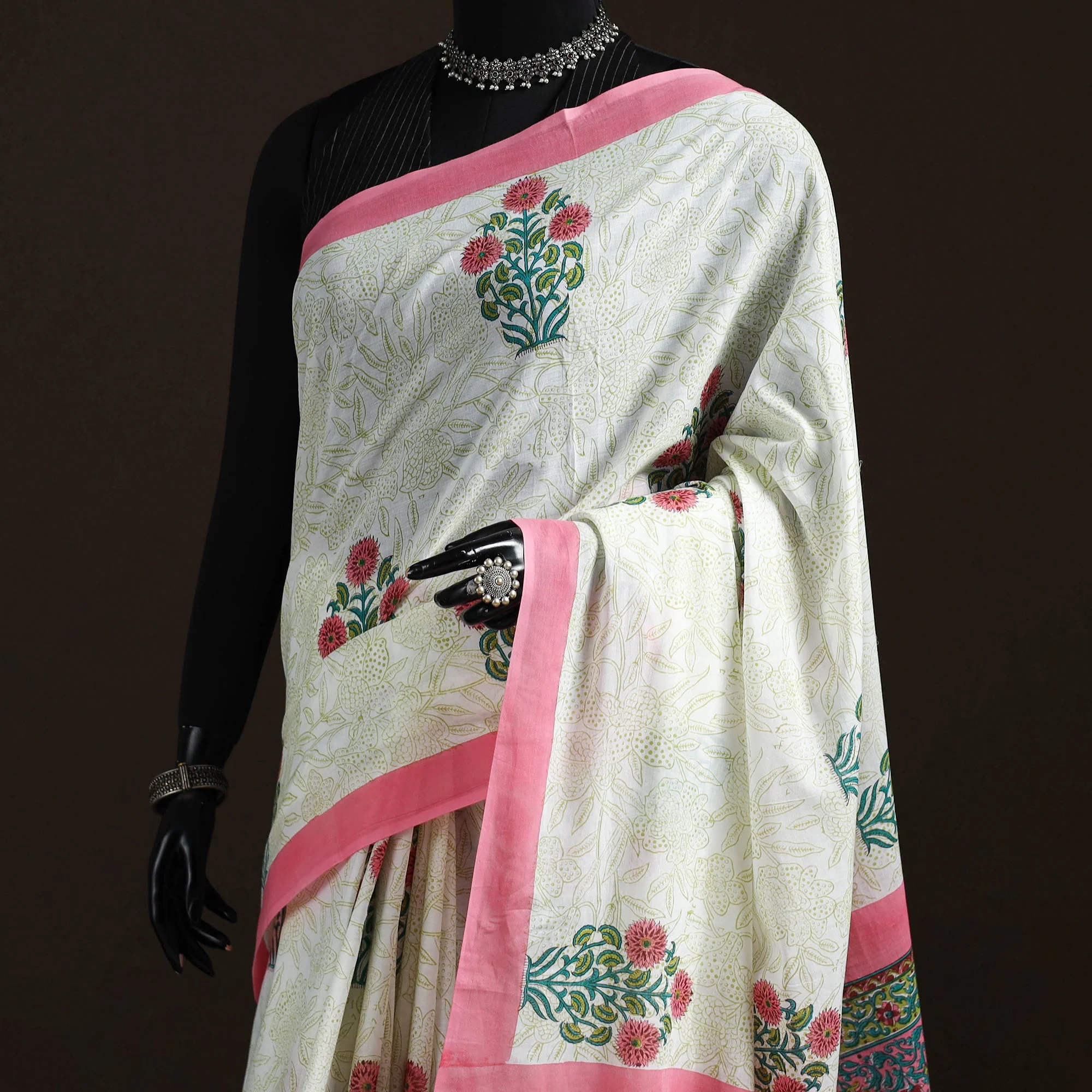 White - Hand Block Pure Mul Cotton Sanganeri Floral Print Saree 30 - Image 2