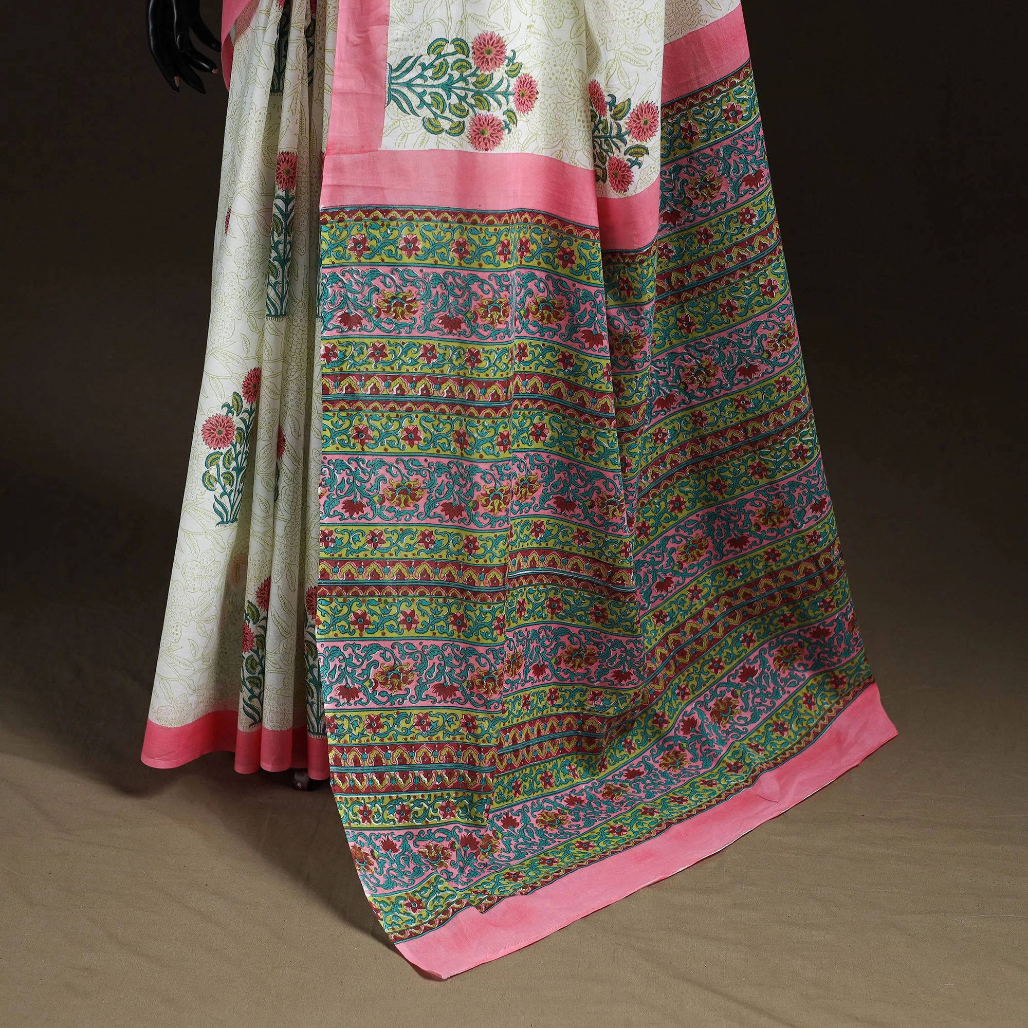 White - Hand Block Pure Mul Cotton Sanganeri Floral Print Saree 30 - Image 4