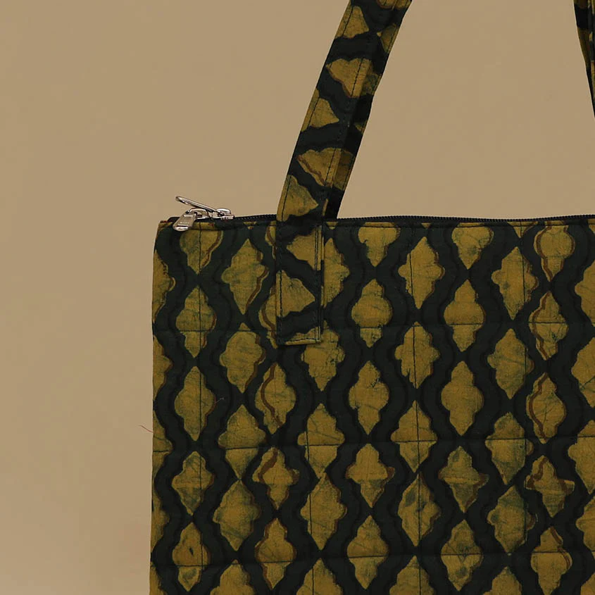 Handcrafted Cotton Quilted Handbag 09 - Image 3