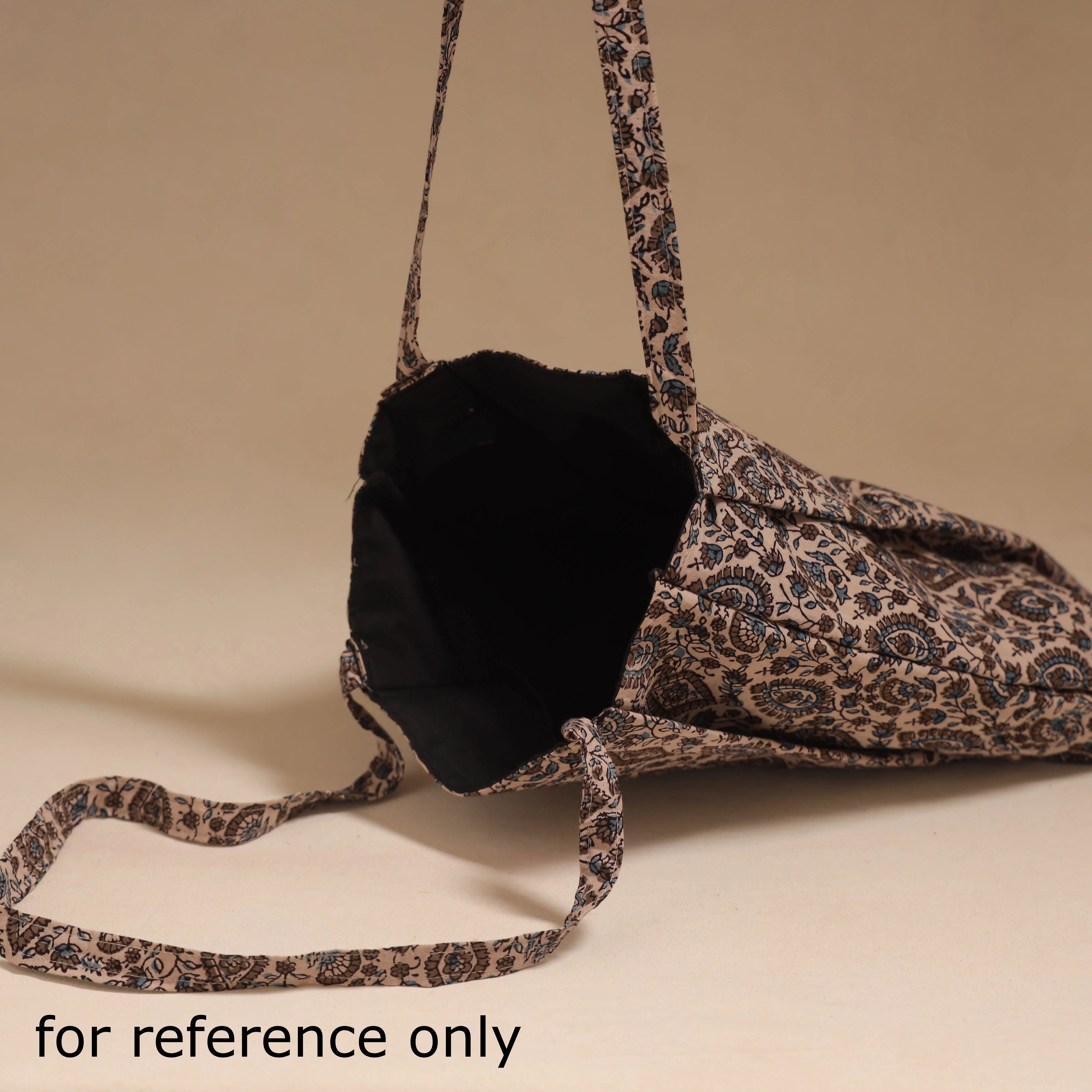 Green - Handcrafted Fabric Jhola Bag 09 - Image 3
