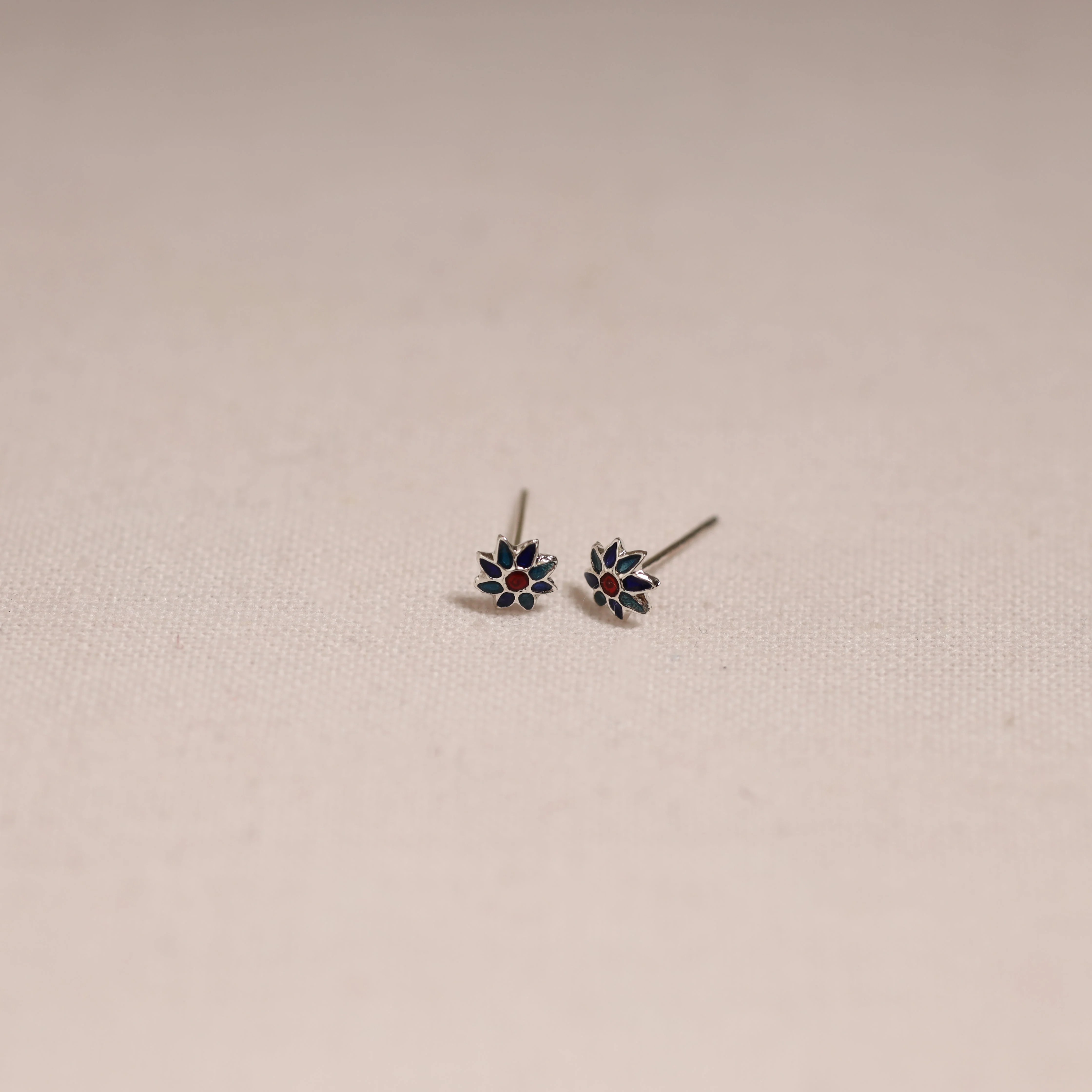 Handcrafted Paka Meenakari Stud Earrings 01