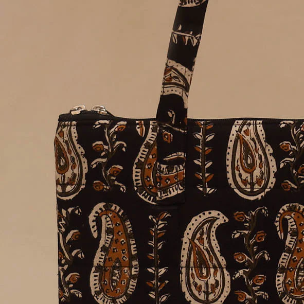 Black - Handcrafted Quilted Handbag 09 - Image 3