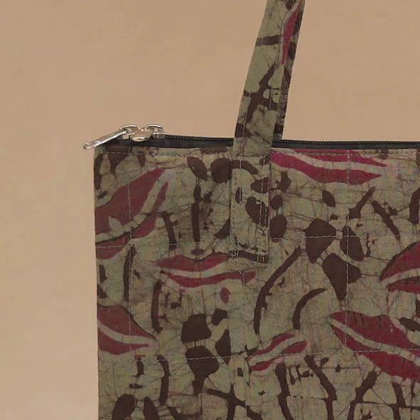 Green - Handcrafted Quilted Handbag 13 - Image 3