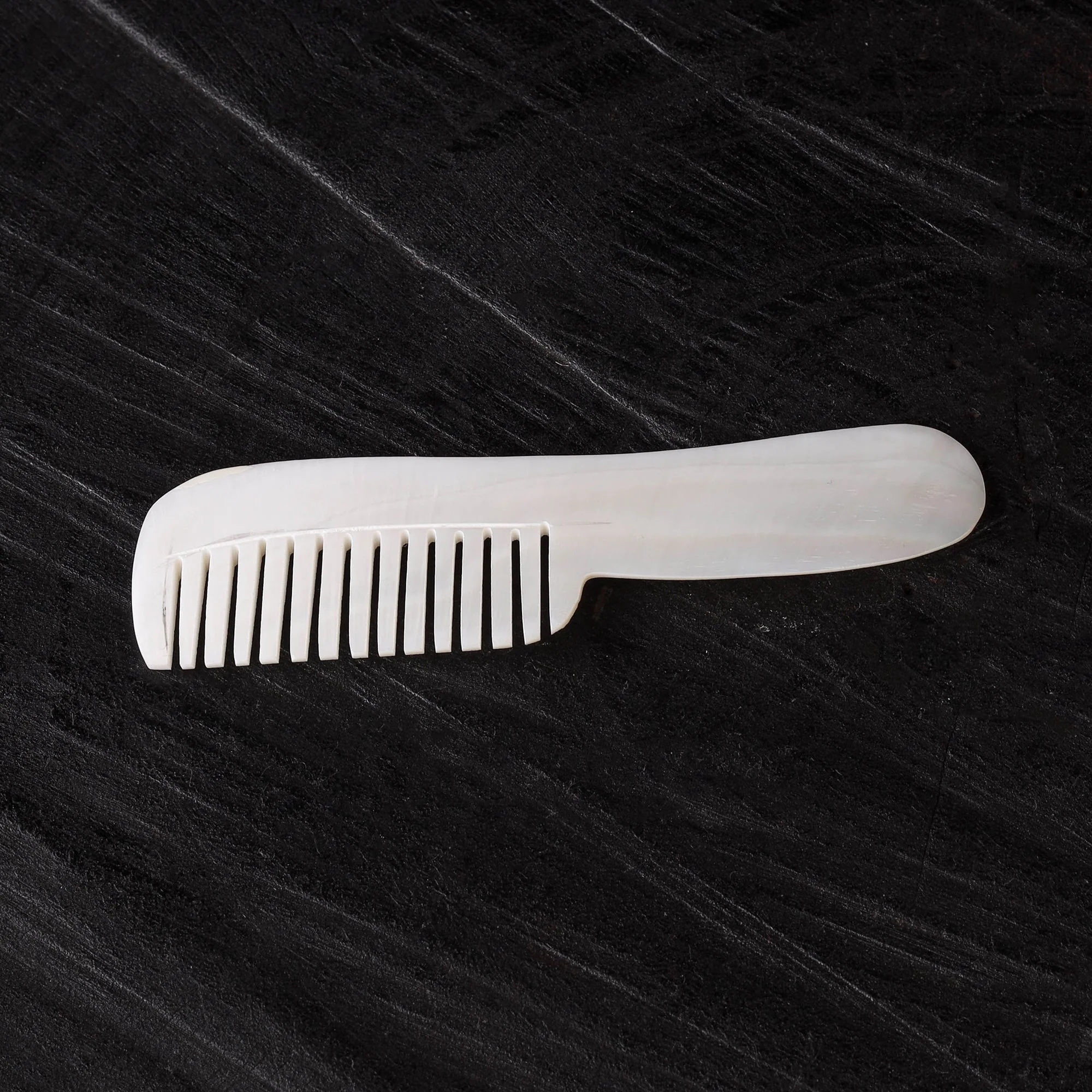 White - Handcrafted Seashell Hair Comb (Small) 07 - Image 2