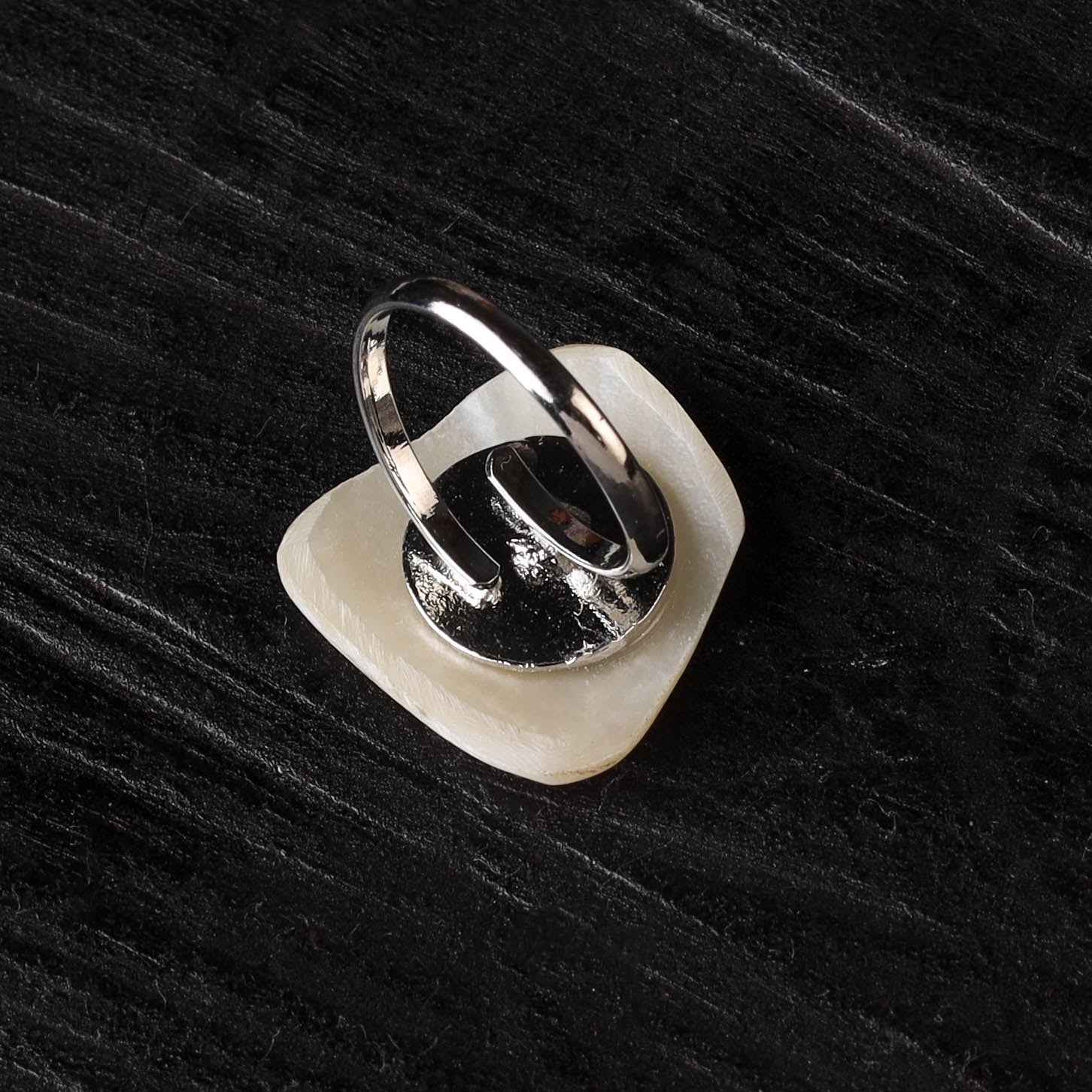 White - Handcrafted Seashell Ring (Adjustable) 19 - Image 3