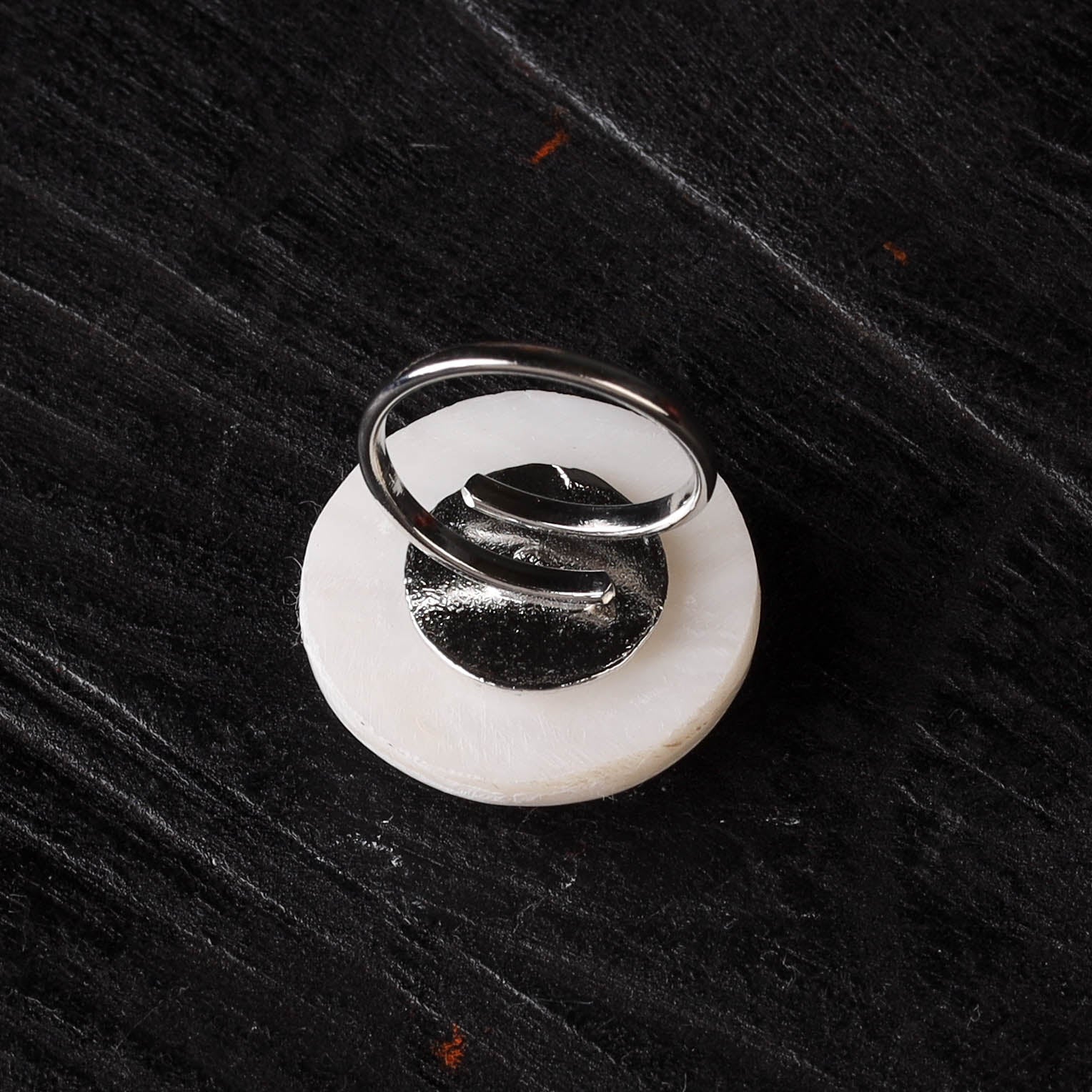 White - Handcrafted Seashell Ring (Adjustable) 24 - Image 4