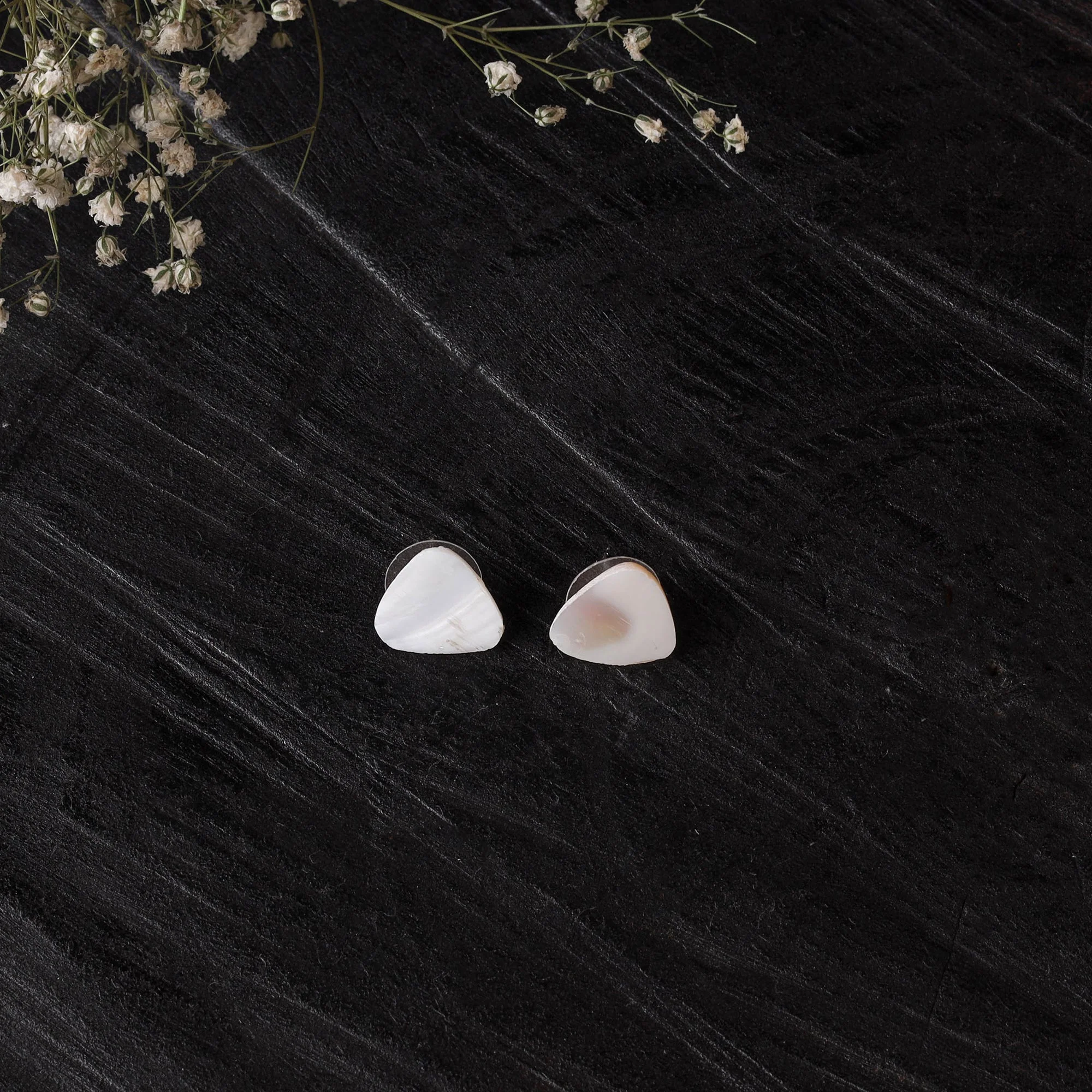 White - Handcrafted Seashell Stud Earrings 50