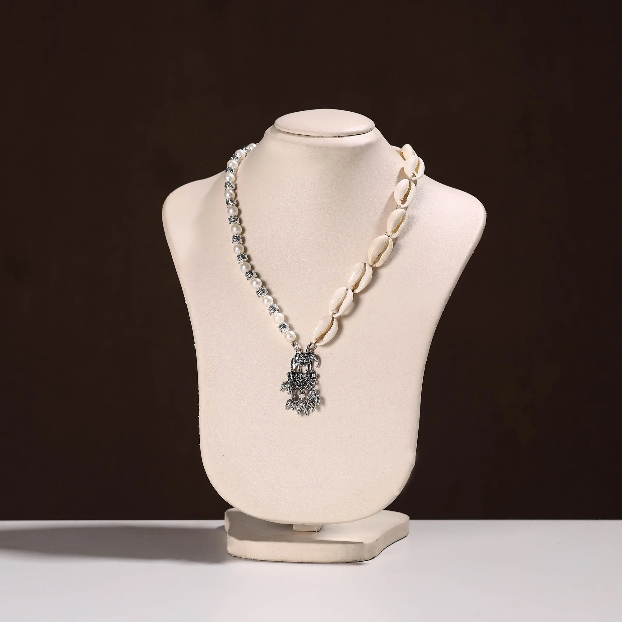 White - Handcrafted Shell Work GS Necklace 12
