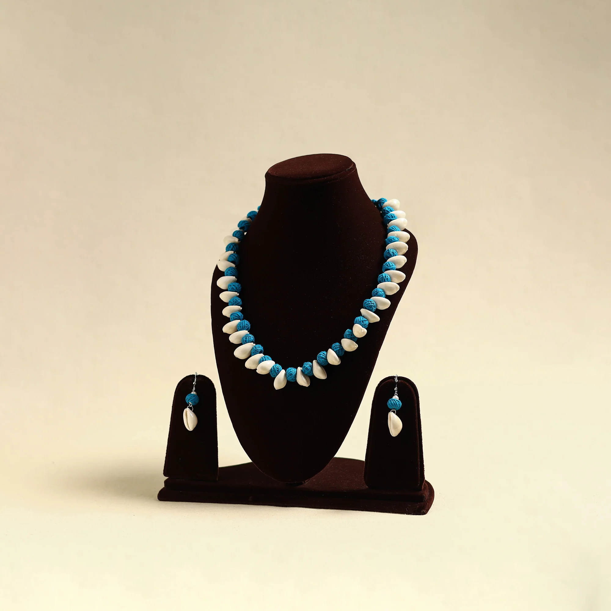 Handcrafted Thread Beads Shell Work Necklace Set 01