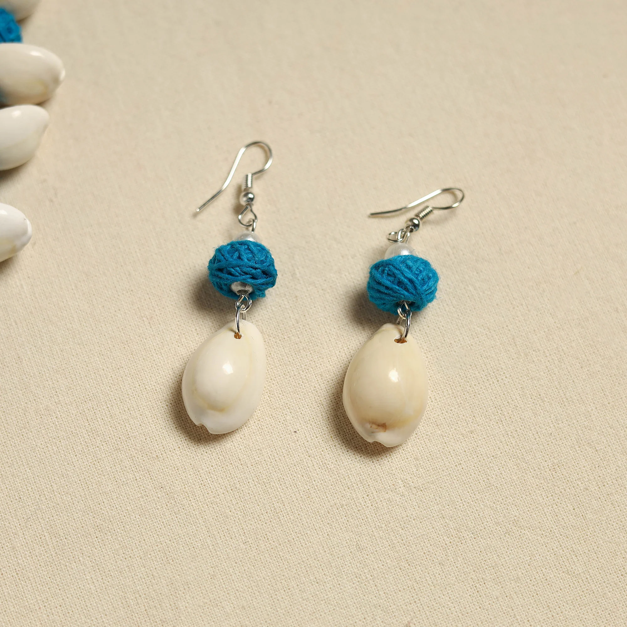 Handcrafted Thread Beads Shell Work Necklace Set 01 - Image 3