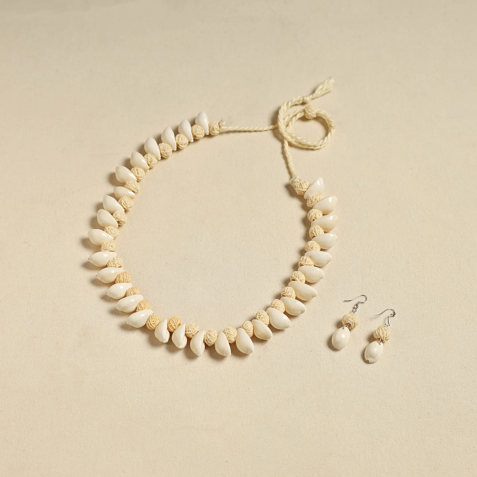 Handcrafted Thread Beads Shell Work Necklace Set 04 - Image 2