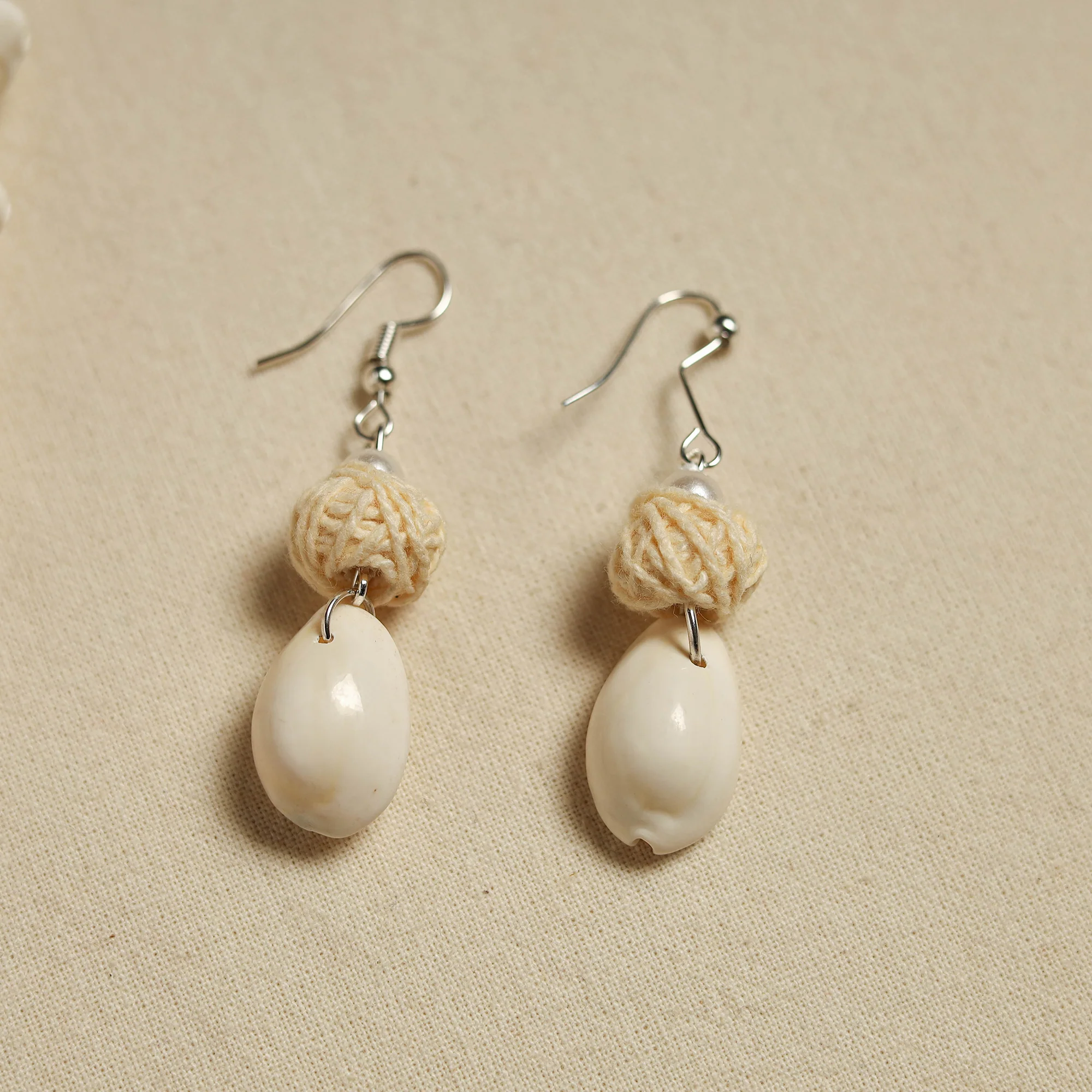 Handcrafted Thread Beads Shell Work Necklace Set 04 - Image 3