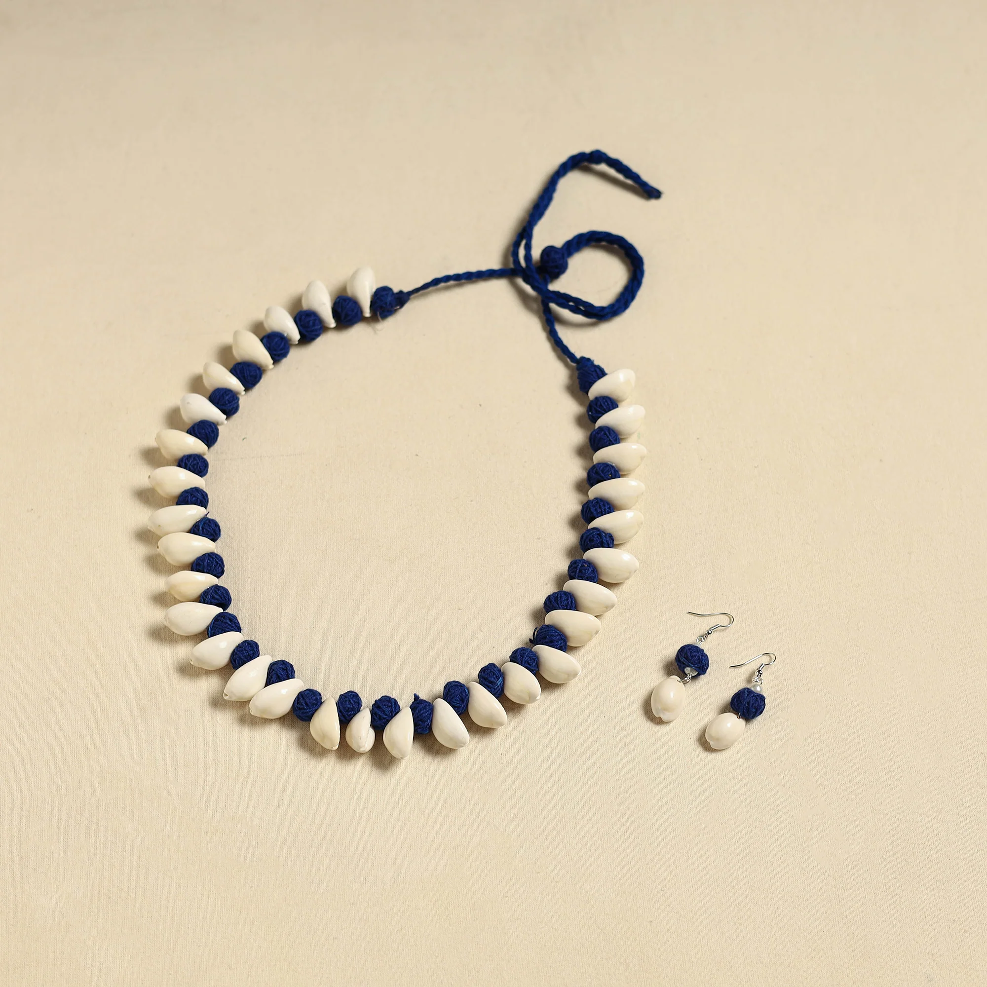 Handcrafted Thread Beads Shell Work Necklace Set 05 - Image 2
