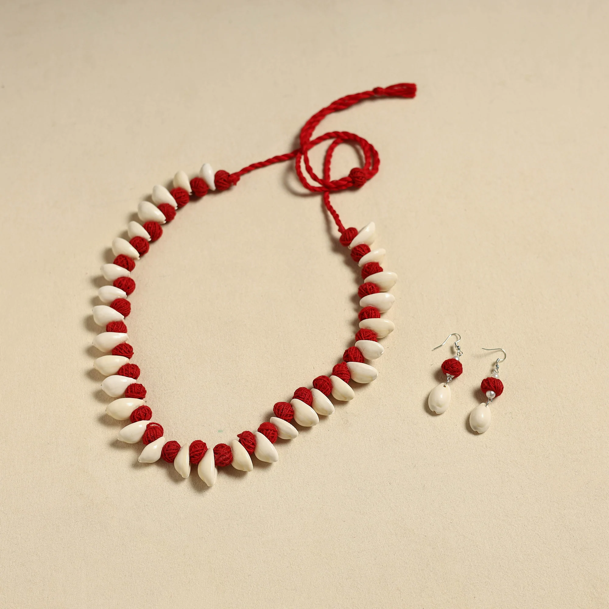 Handcrafted Thread Beads Shell Work Necklace Set 10 - Image 2