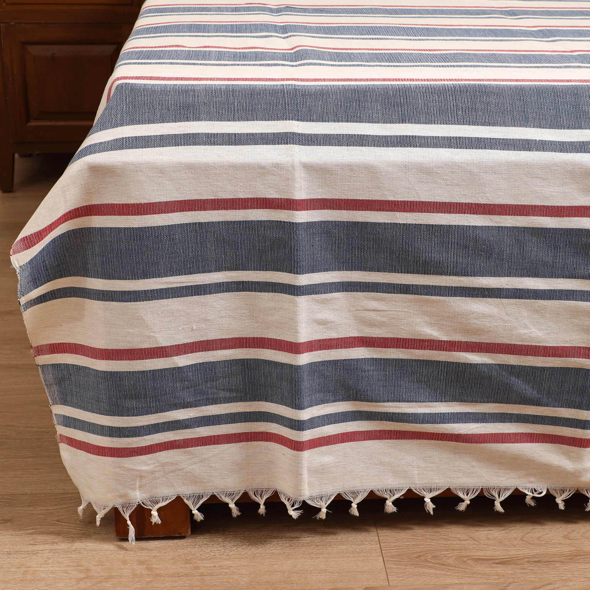 Handloom Cotton Double Bedsheet (108 x 90 in) 128 - Image 3