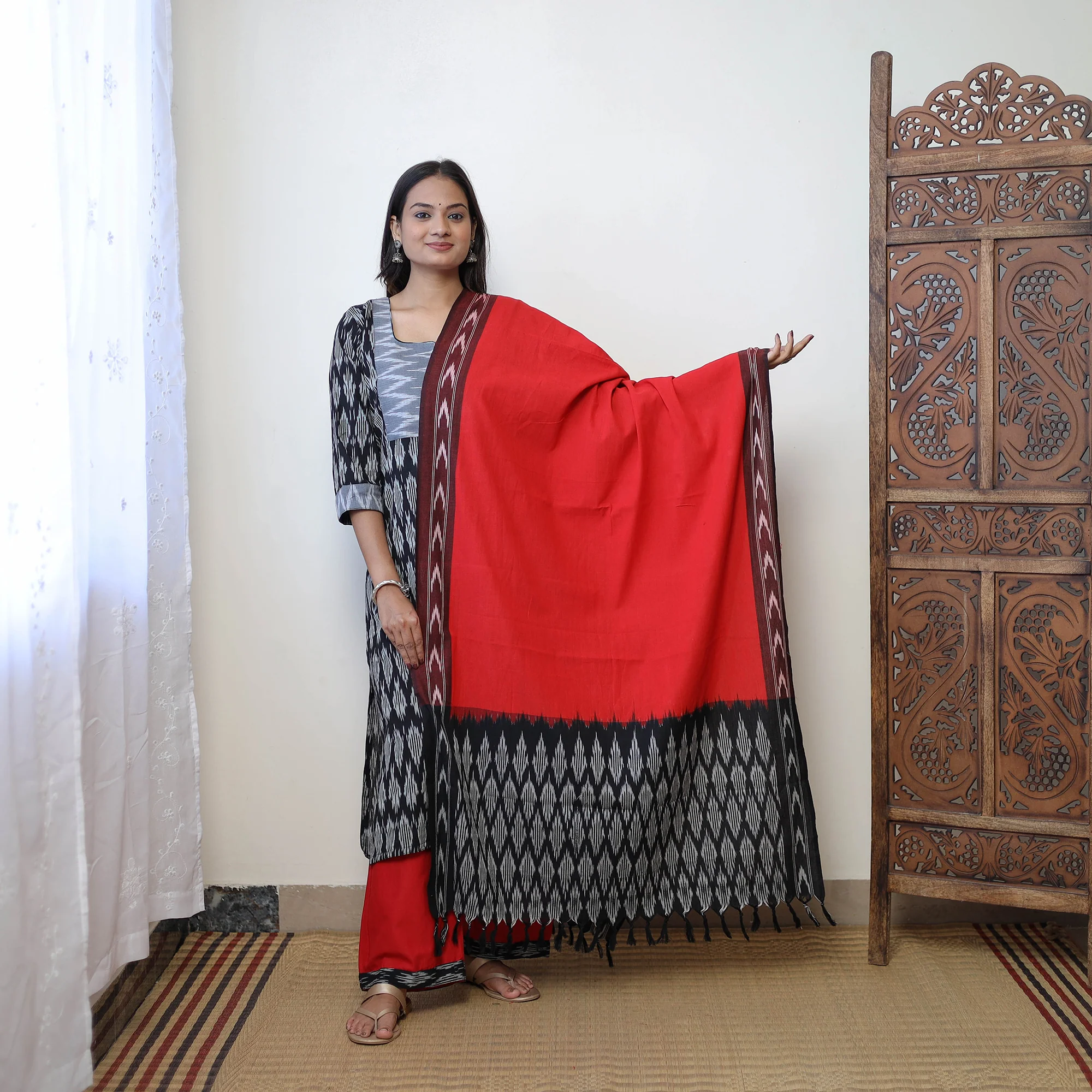 Black - Handloom Cotton Pochampally Ikat Kurta Set 09 - Image 2