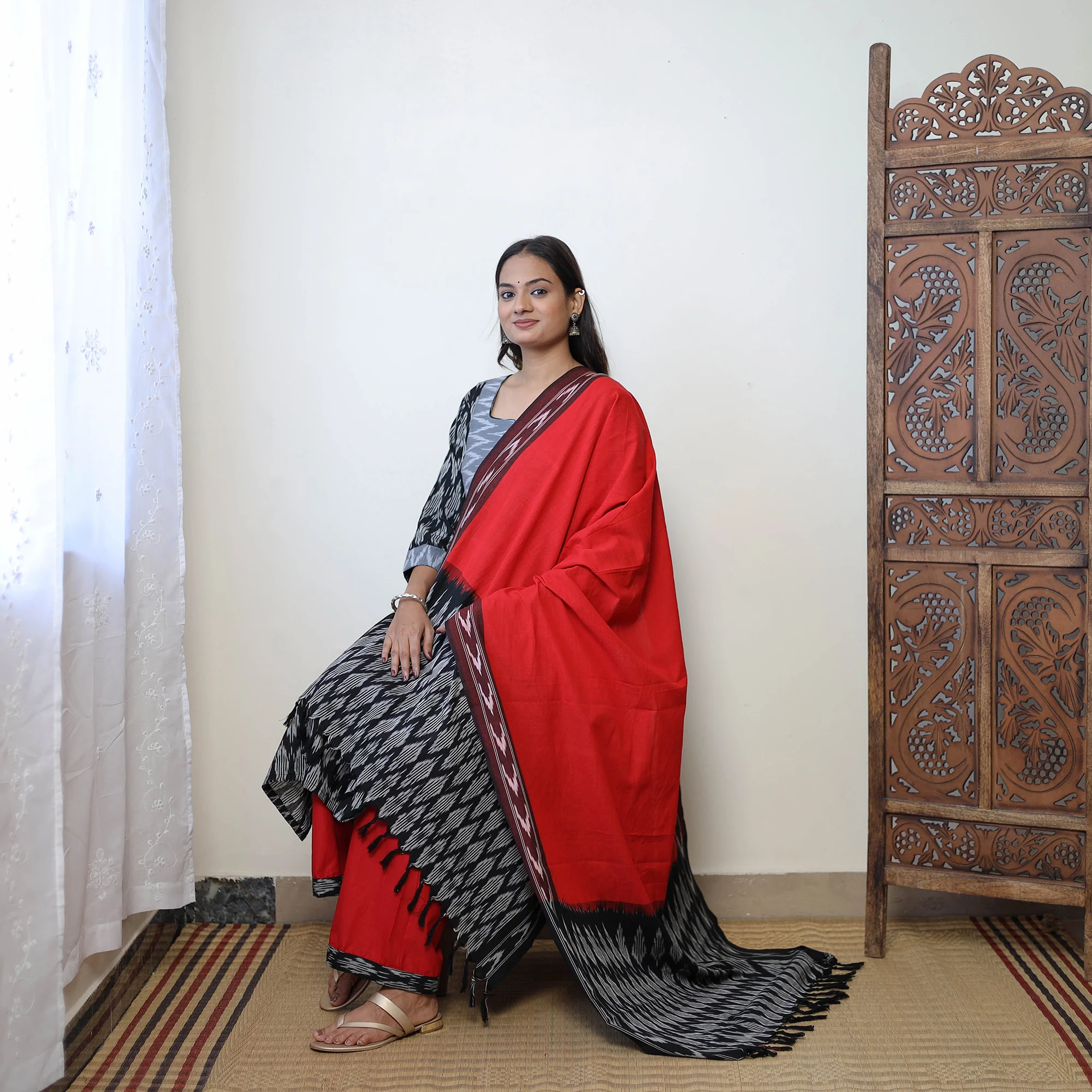 Black - Handloom Cotton Pochampally Ikat Kurta Set 09 - Image 3