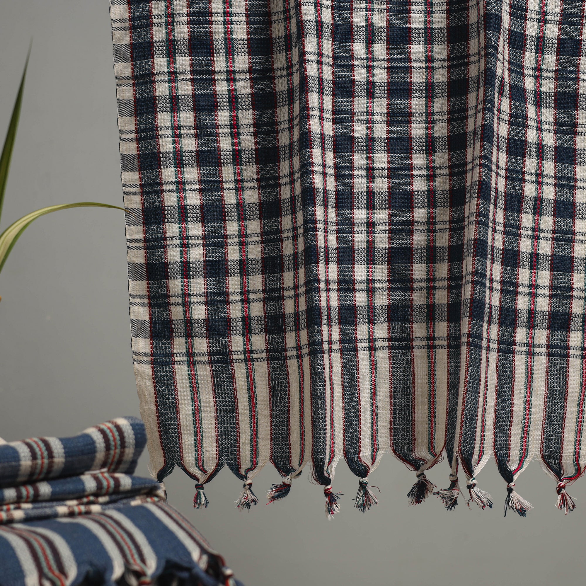 Handloom Fine Cotton Checks Bath Towel  85 - Image 3