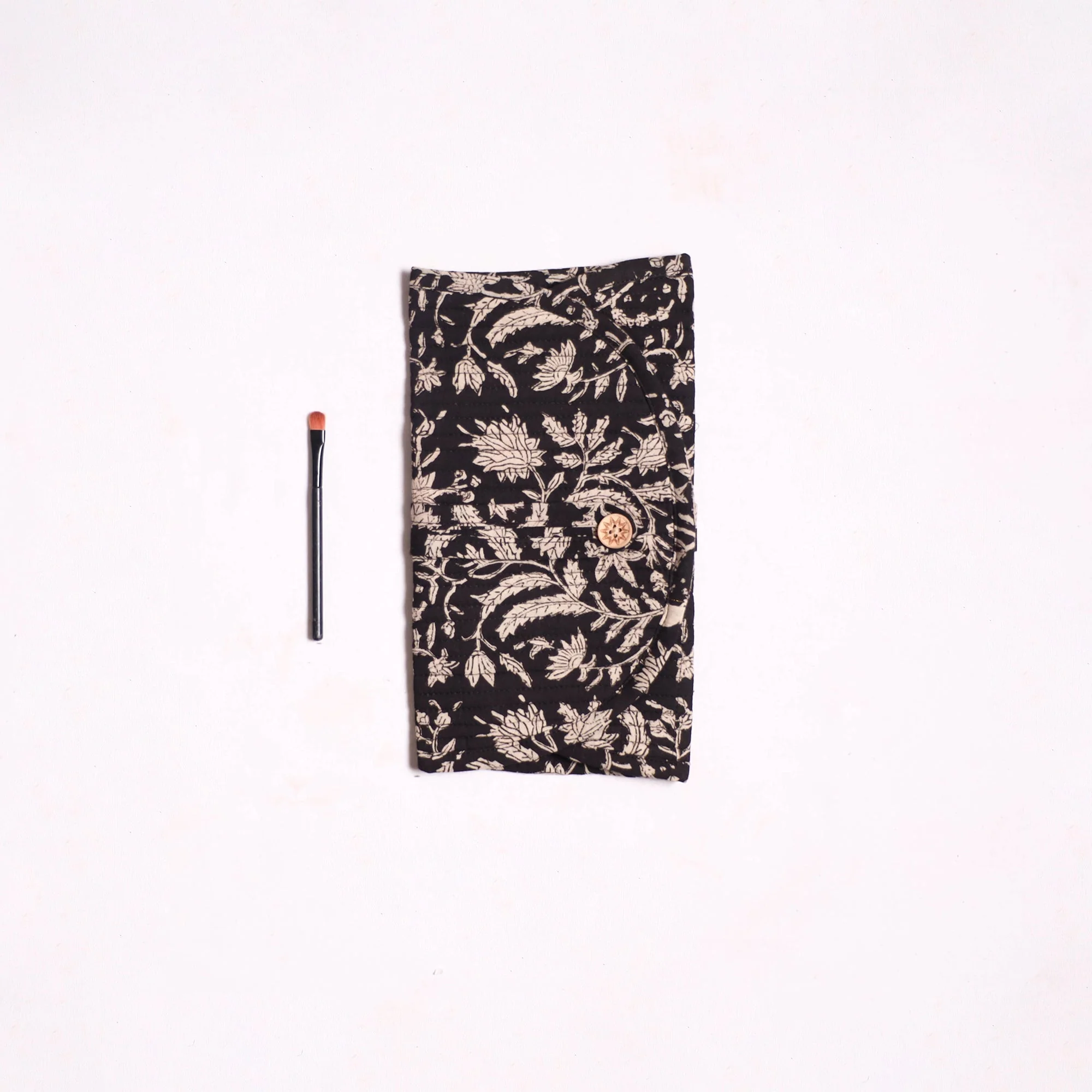 Black - Handmade Multipurpose Segmented Make-up Brush Wrap Pouch/Case 01 - Image 2