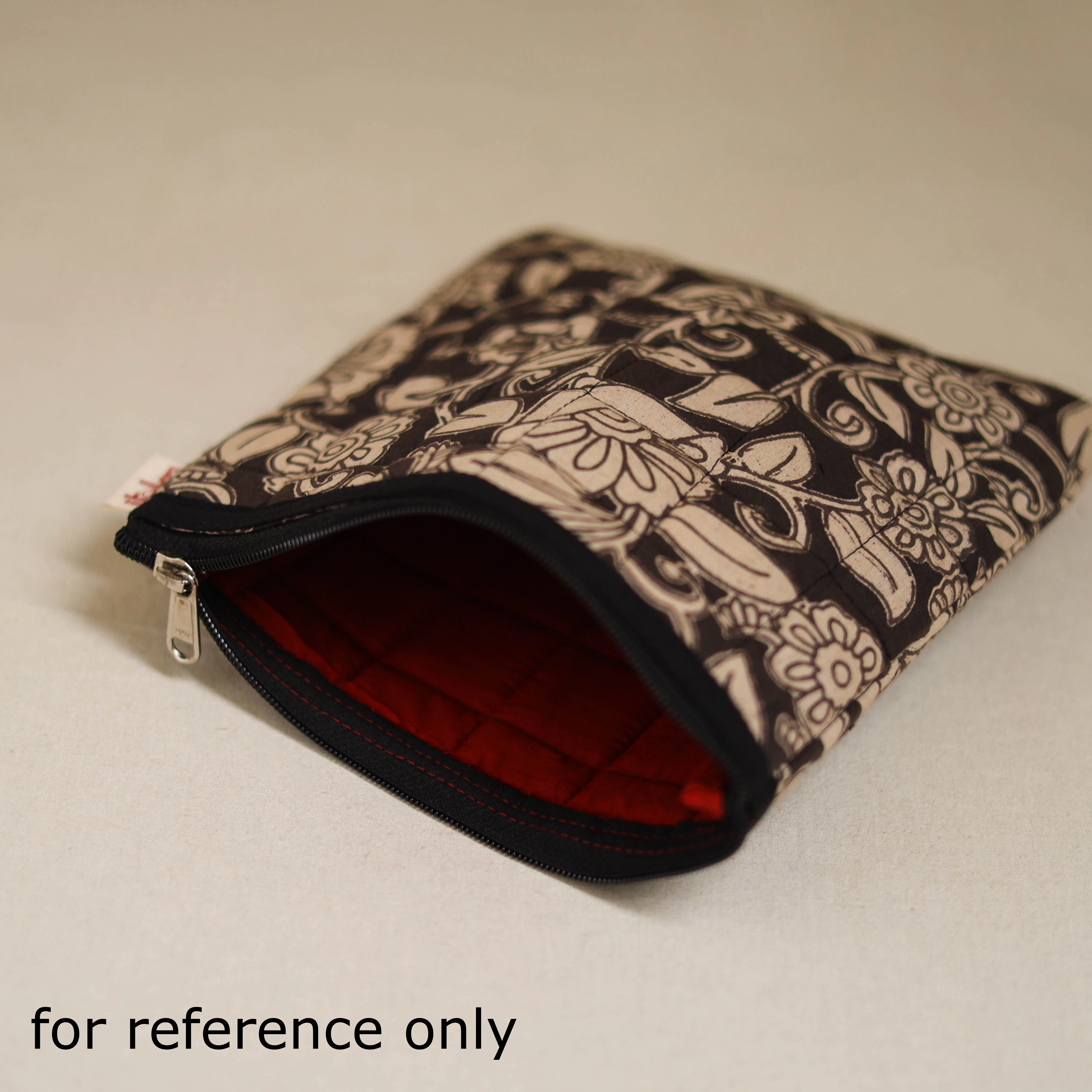 Handmade Quilted Utility Pouch 04 - Image 4