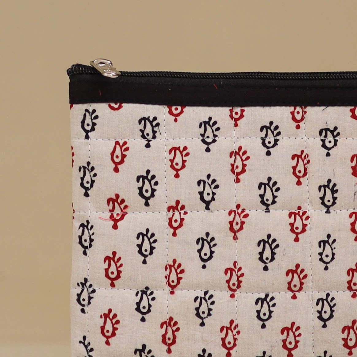 Handmade Quilted Utility Pouch 05 - Image 2