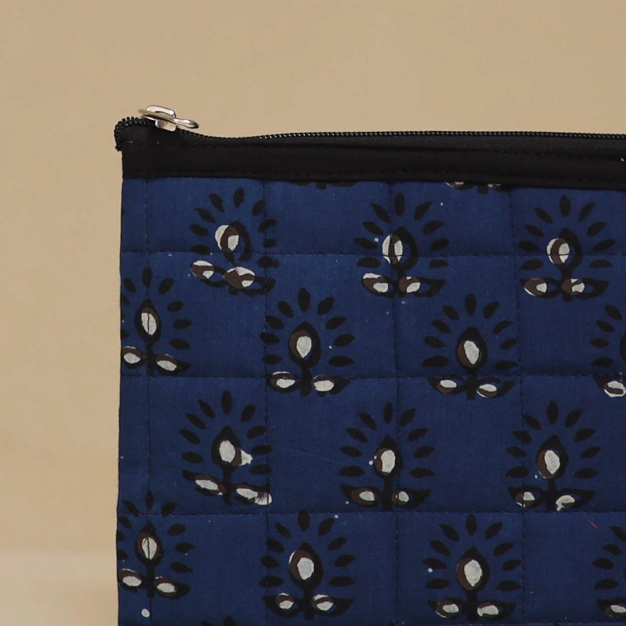 Handmade Quilted Utility Pouch 09 - Image 2