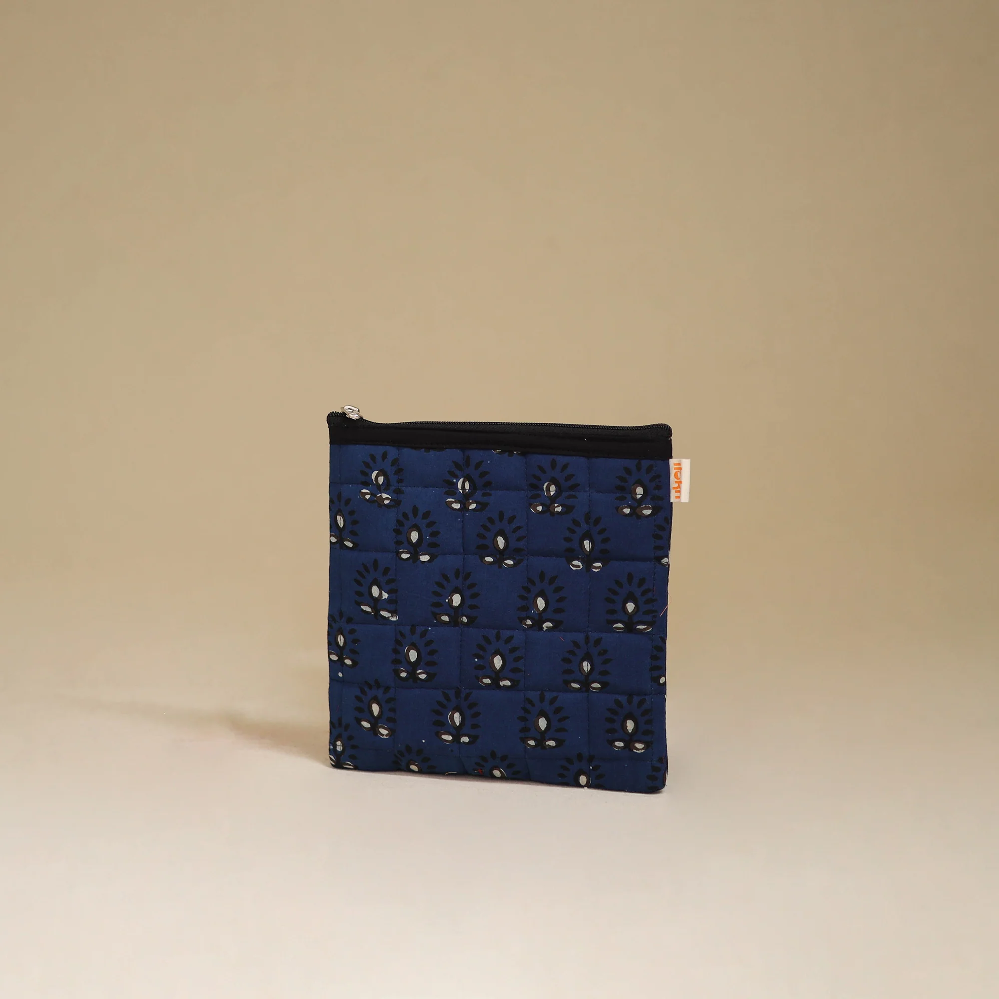 Handmade Quilted Utility Pouch 09 - Image 3