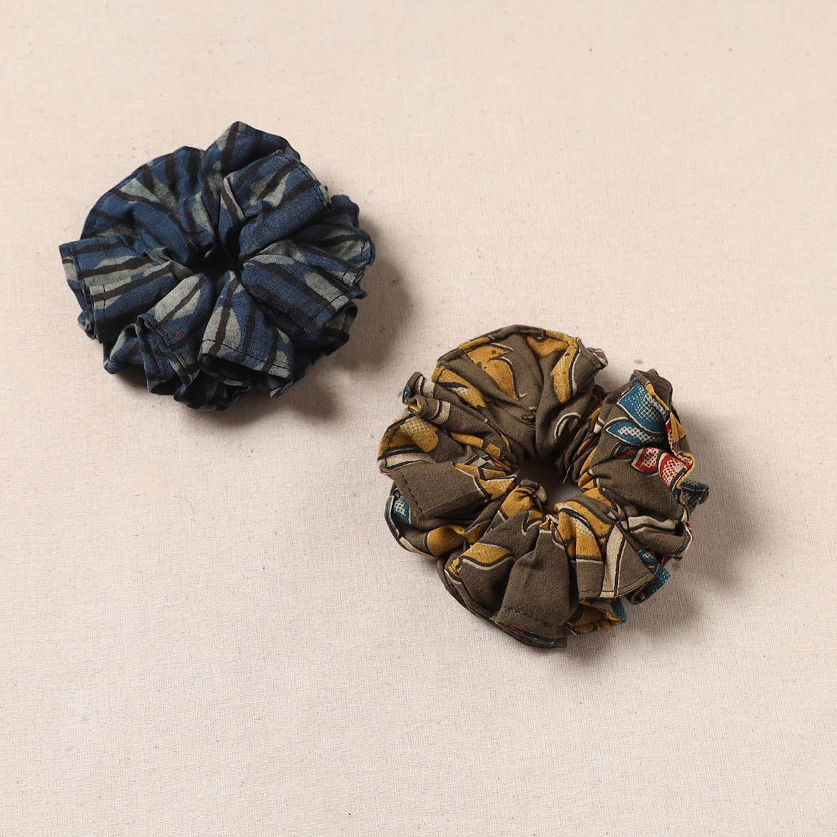 Multicolor - Handmade Rubber Band/Scrunchies (Set of 2) 169 - Image 2