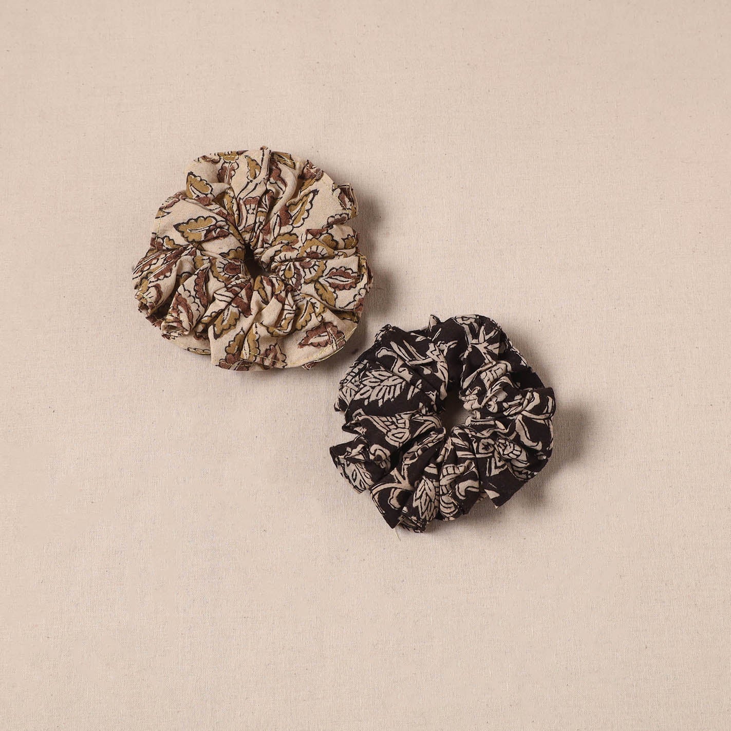 Multicolor - Handmade Rubber Band/Scrunchies (Set of 2) 36 - Image 2