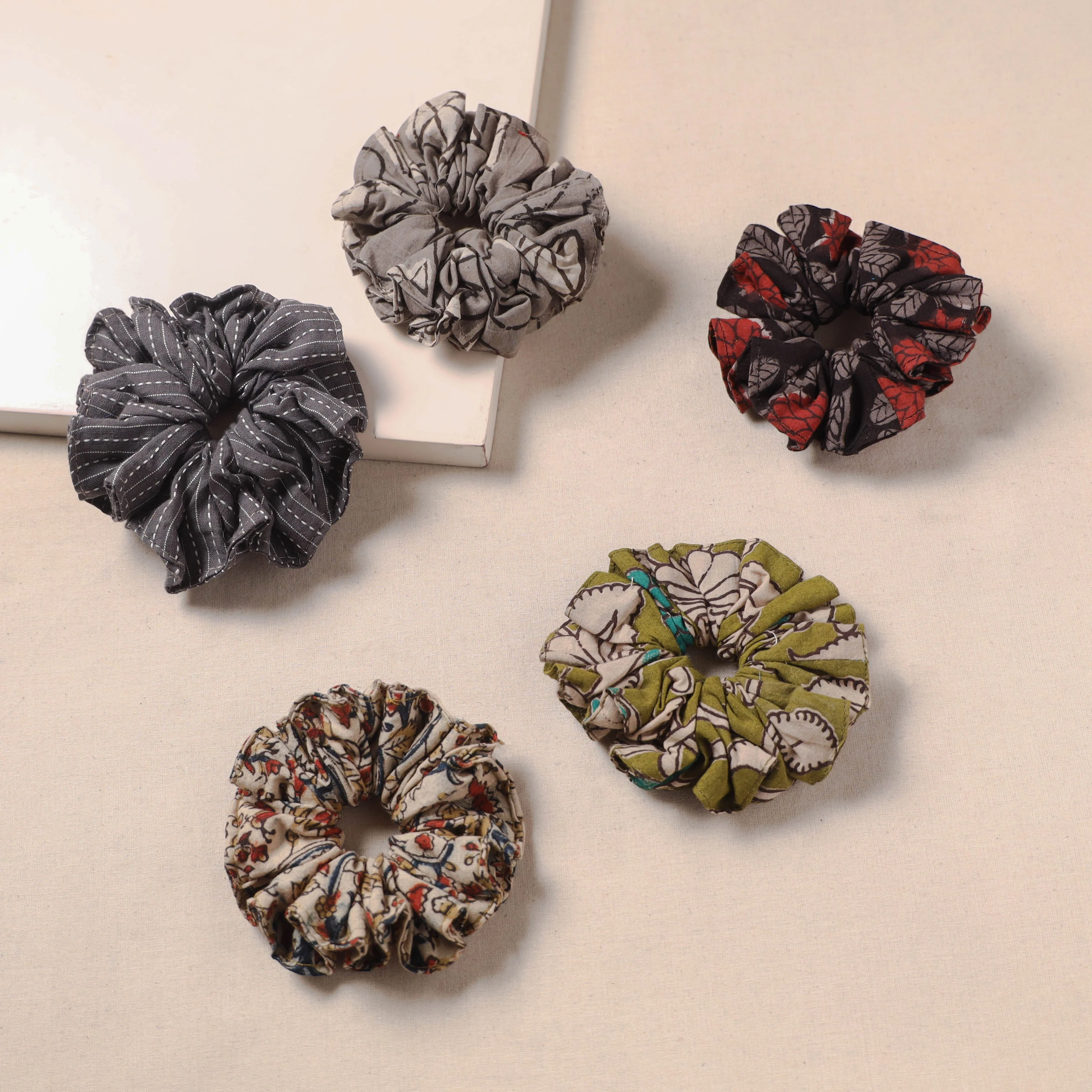 Multicolor - Handmade Rubber Band/Scrunchies (Set of 5) 105 - Image 2